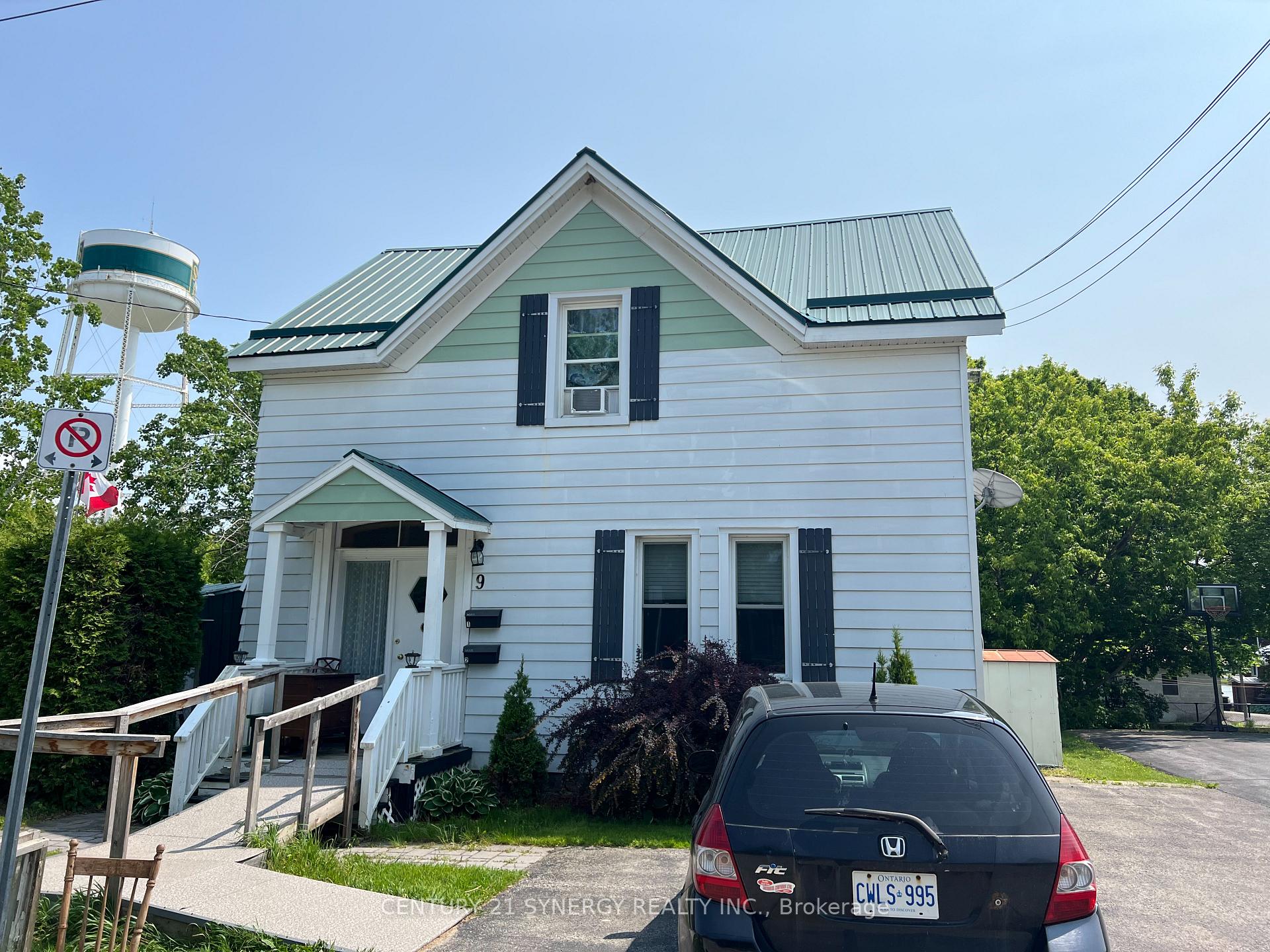Photo 1 of 9 Strathcona Street, Smiths Falls — HOMEH