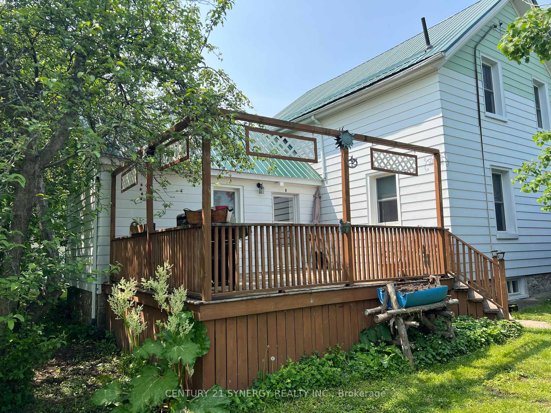Photo 4 of 9 Strathcona Street, Smiths Falls — HOMEH