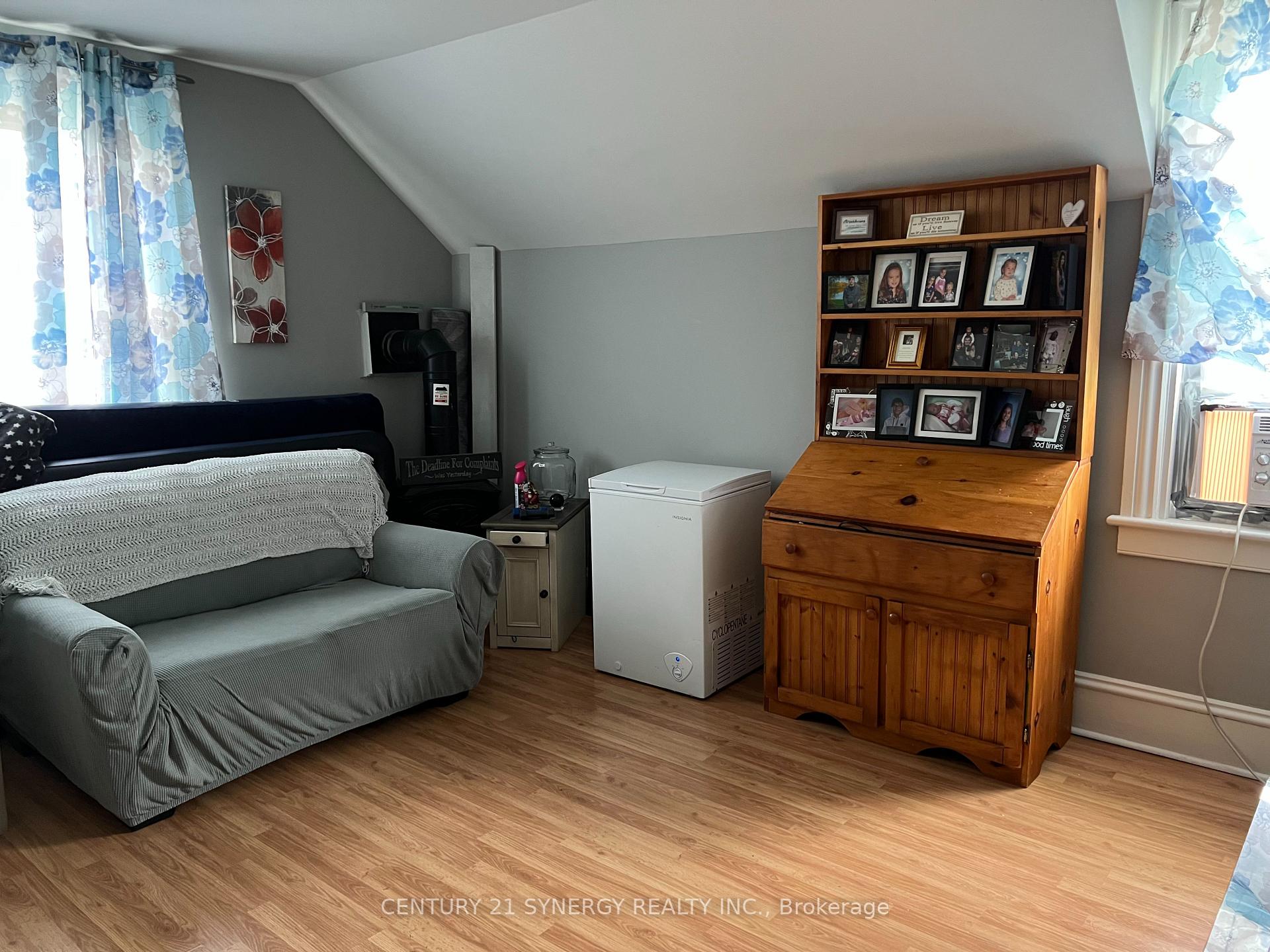 Photo 23 of 9 Strathcona Street, Smiths Falls — HOMEH