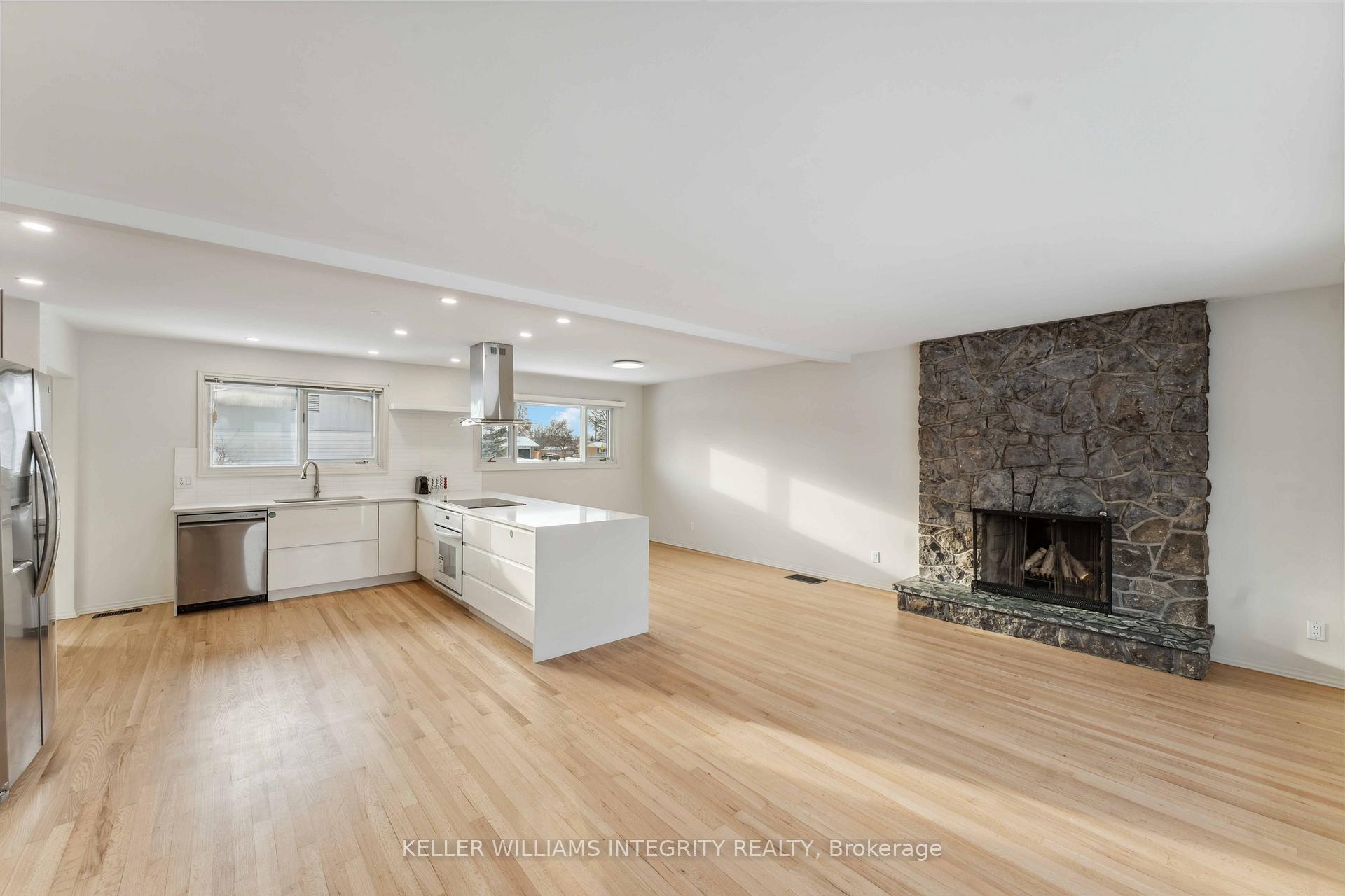 Photo 6 of 2 Cox Street, Ottawa, Manordale — HOMEH
