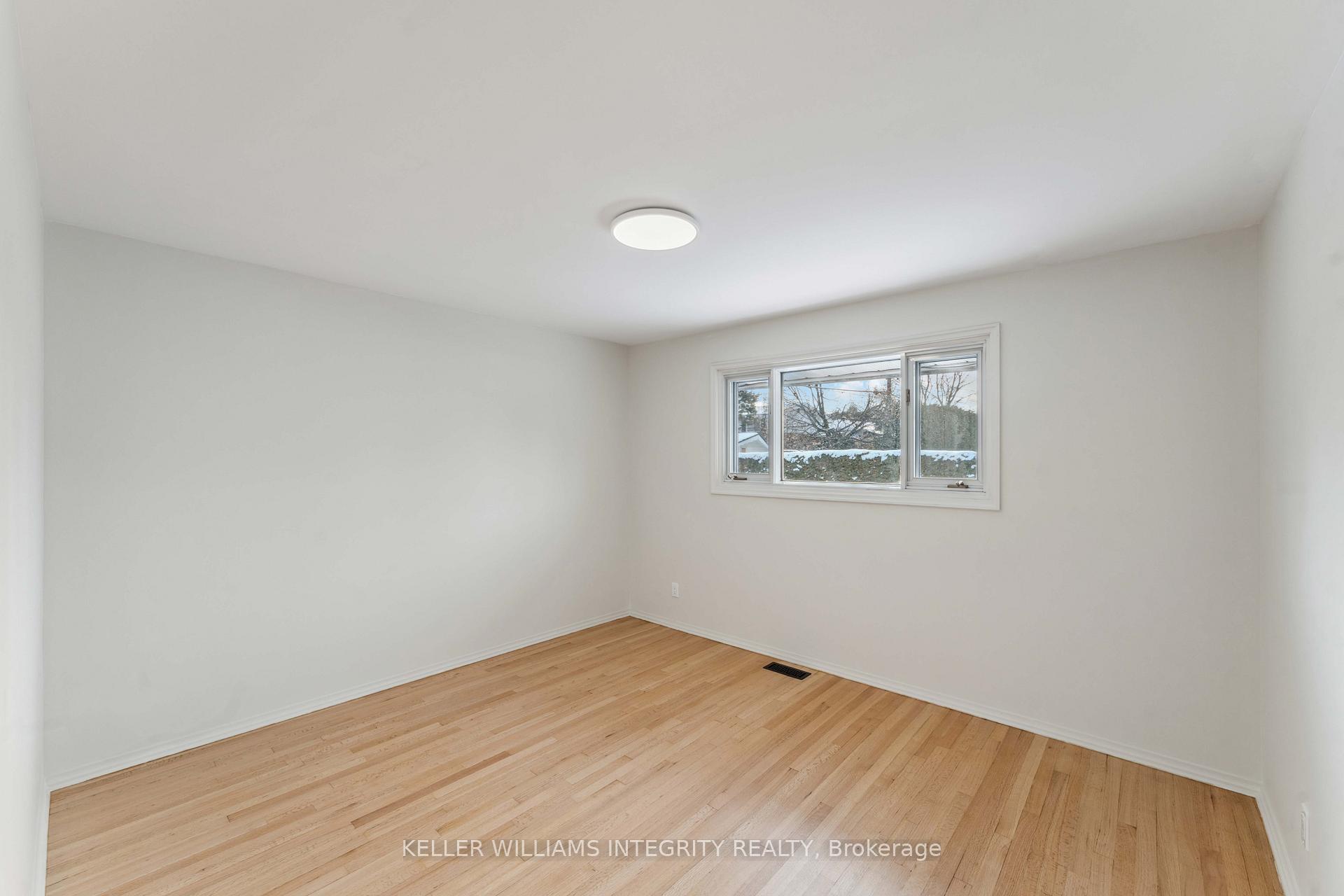 Photo 11 of 2 Cox Street, Ottawa, Manordale — HOMEH
