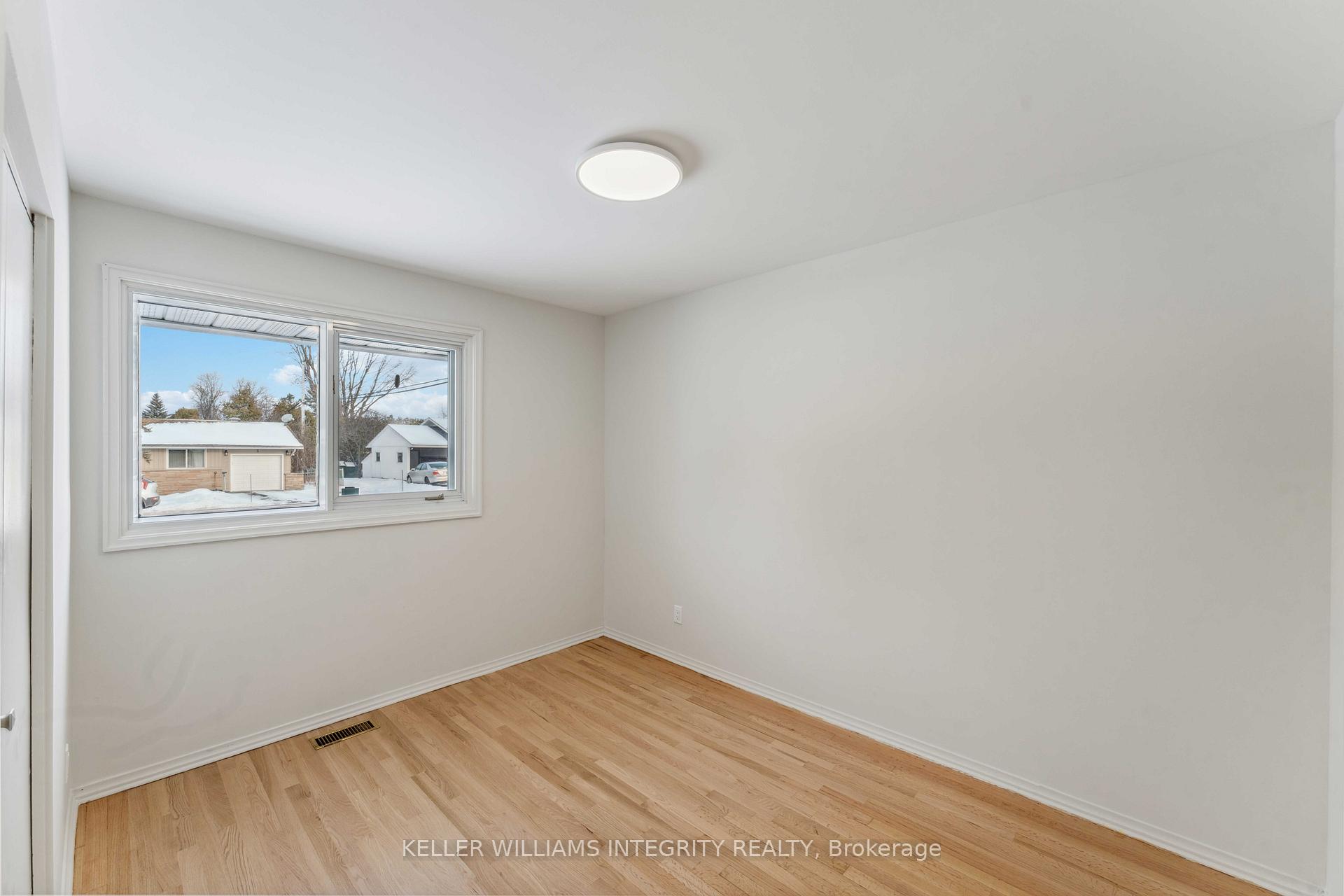 Photo 15 of 2 Cox Street, Ottawa, Manordale — HOMEH