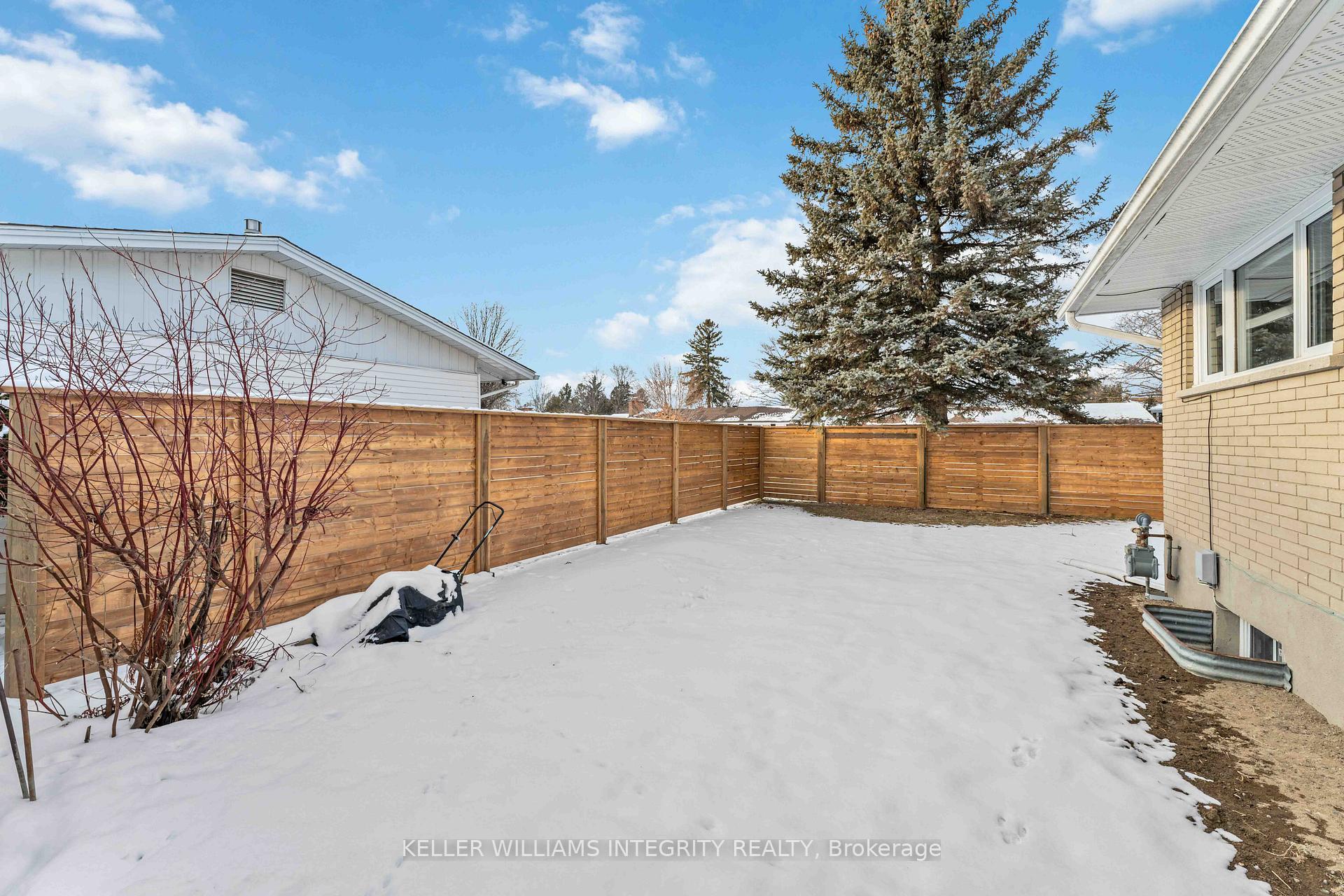 Photo 30 of 2 Cox Street, Ottawa, Manordale — HOMEH