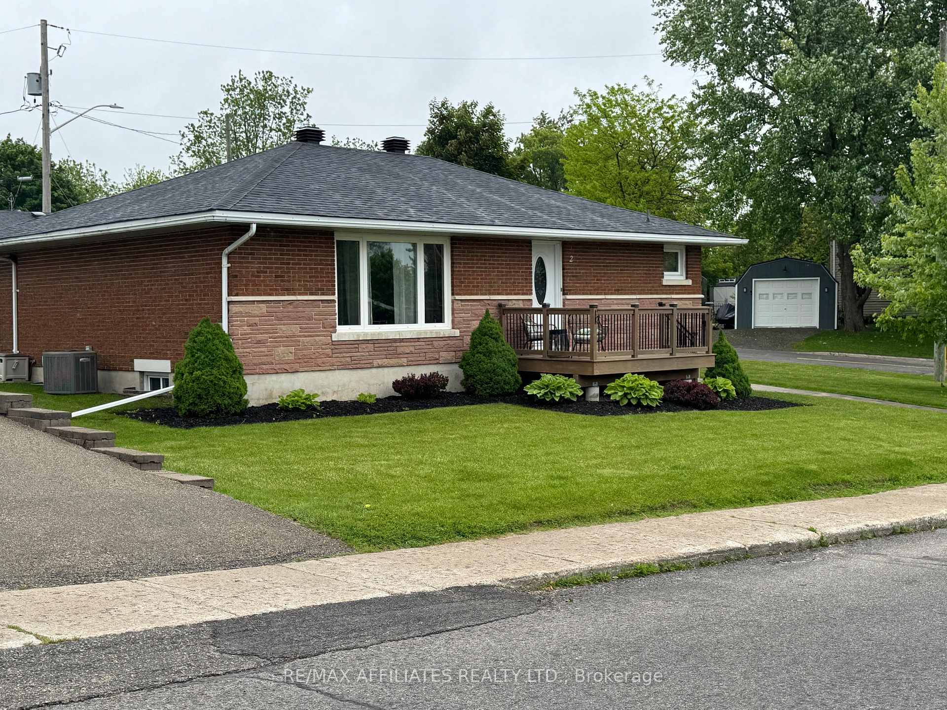 Photo 3 of 2 Philip Street, Smiths Falls — HOMEH