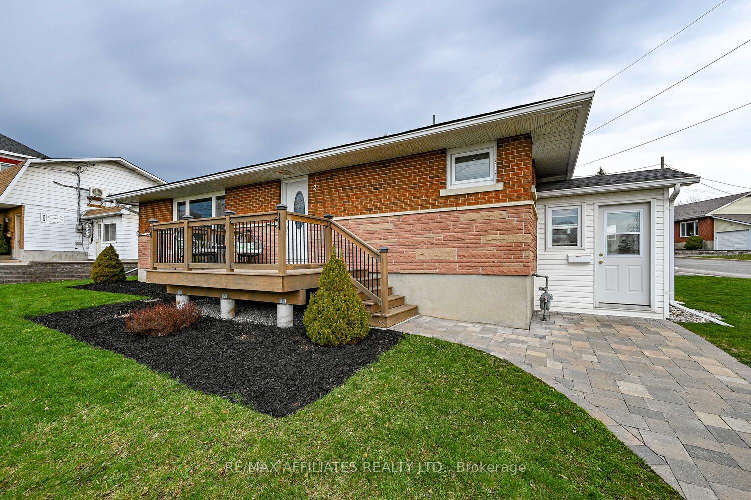 Photo 4 of 2 Philip Street, Smiths Falls — HOMEH