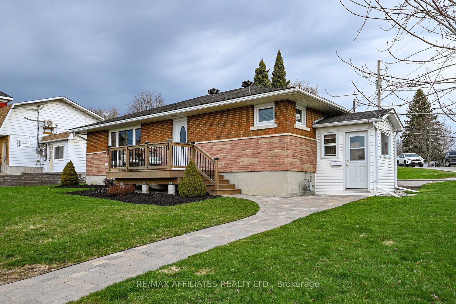 Photo 6 of 2 Philip Street, Smiths Falls — HOMEH