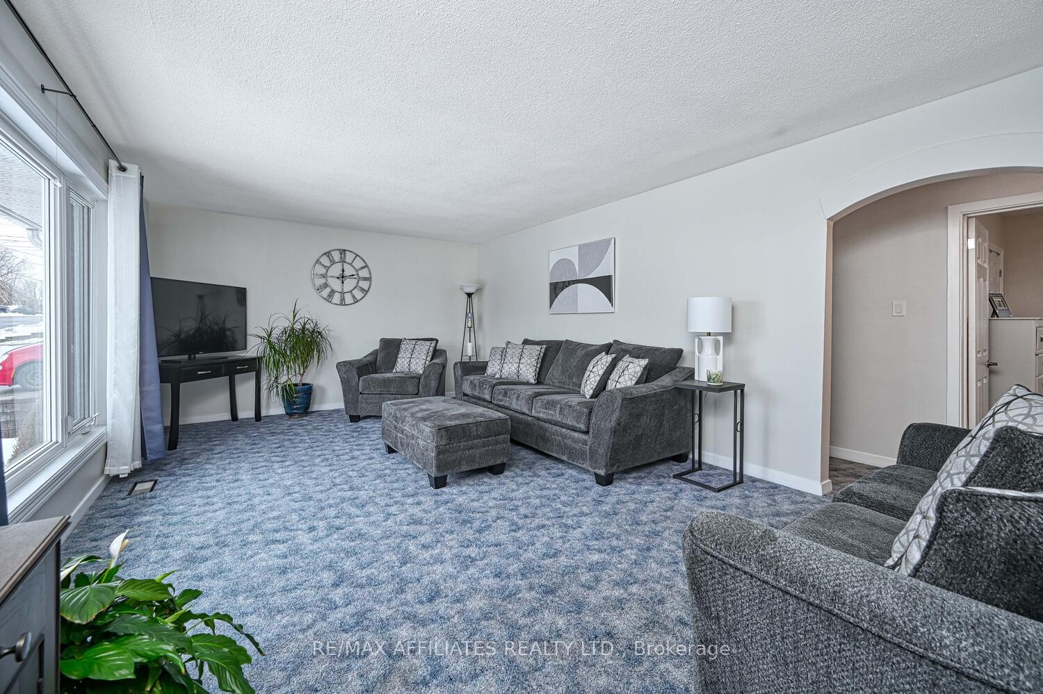 Photo 10 of 2 Philip Street, Smiths Falls — HOMEH