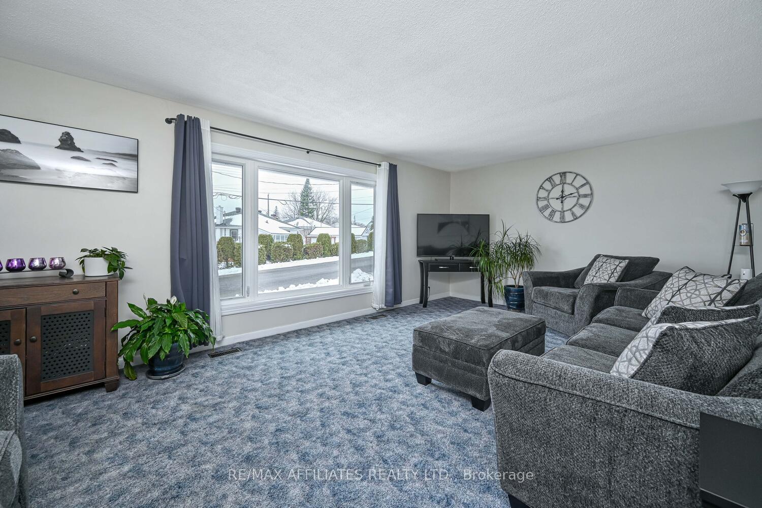 Photo 14 of 2 Philip Street, Smiths Falls — HOMEH