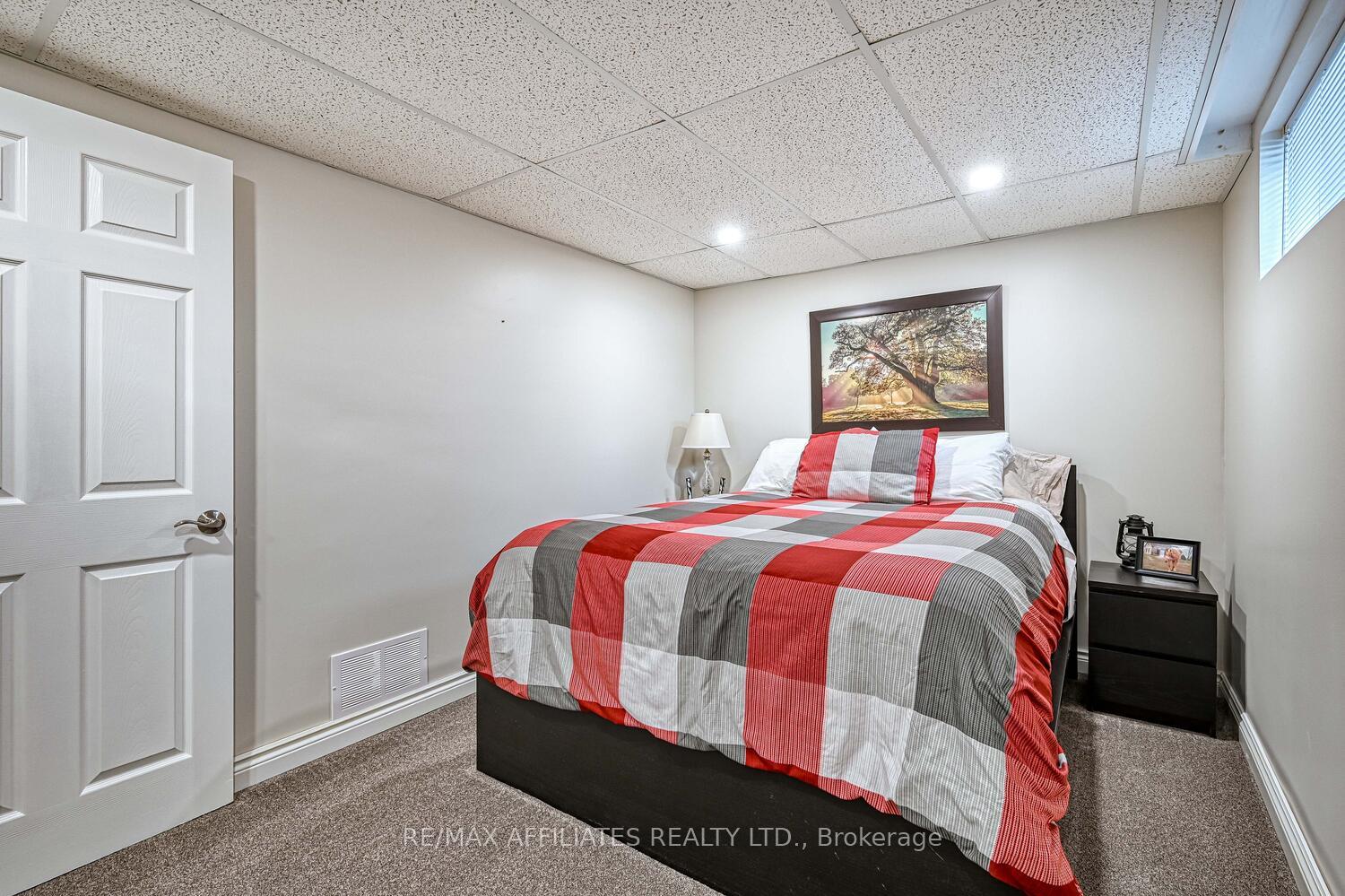 Photo 37 of 2 Philip Street, Smiths Falls — HOMEH