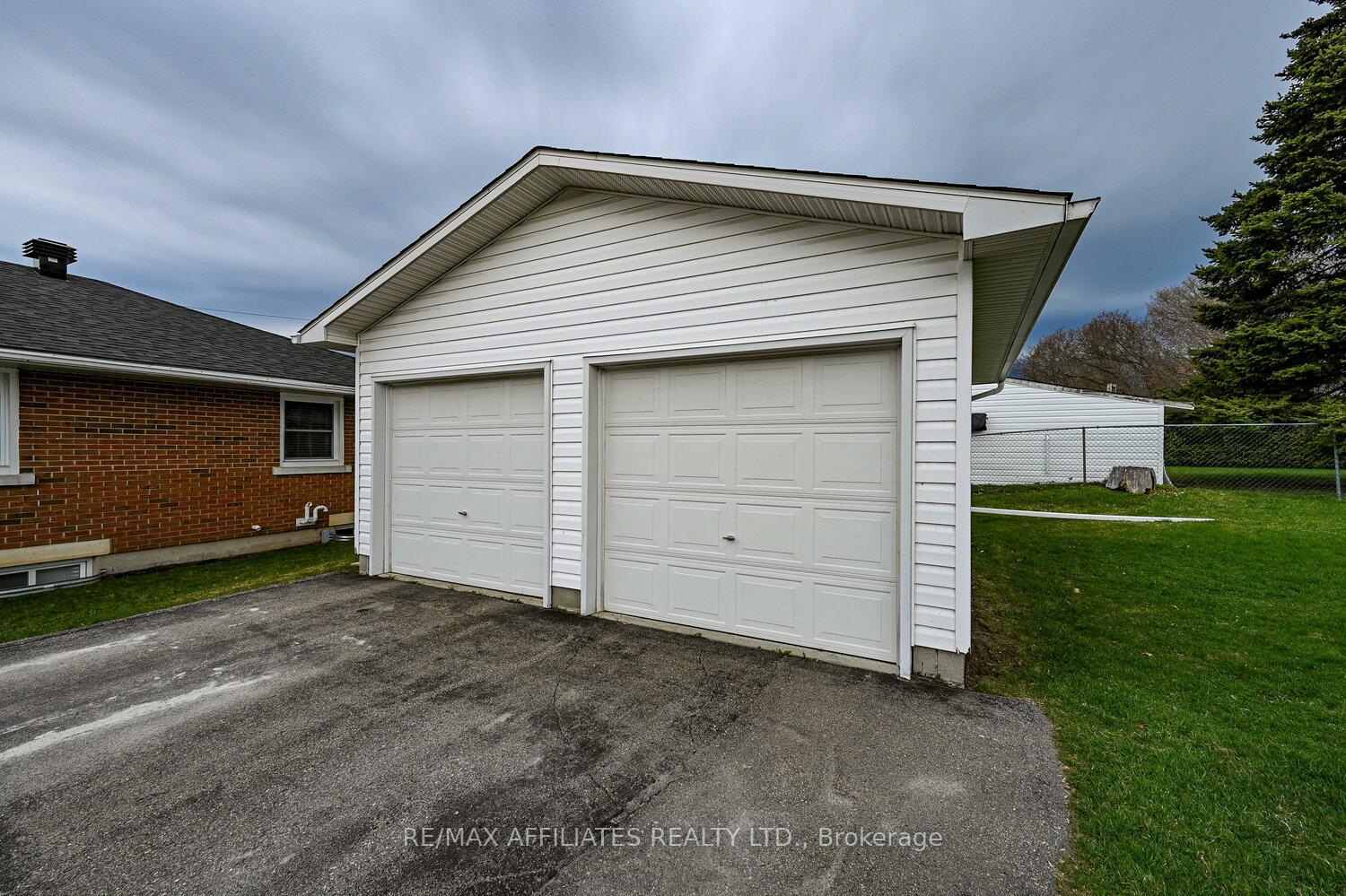 Photo 44 of 2 Philip Street, Smiths Falls — HOMEH