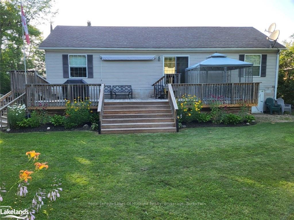 Front of 537 Spring Hill Road W