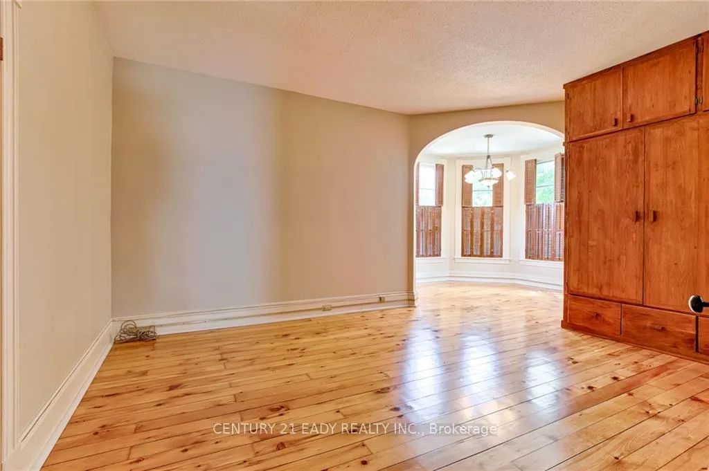Photo 16 of 80 Munroe Avenue E, Renfrew — HOMEH