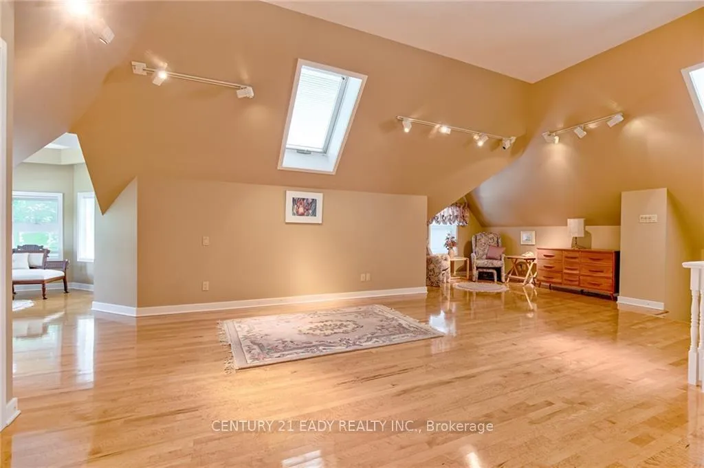 Photo 20 of 80 Munroe Avenue E, Renfrew — HOMEH