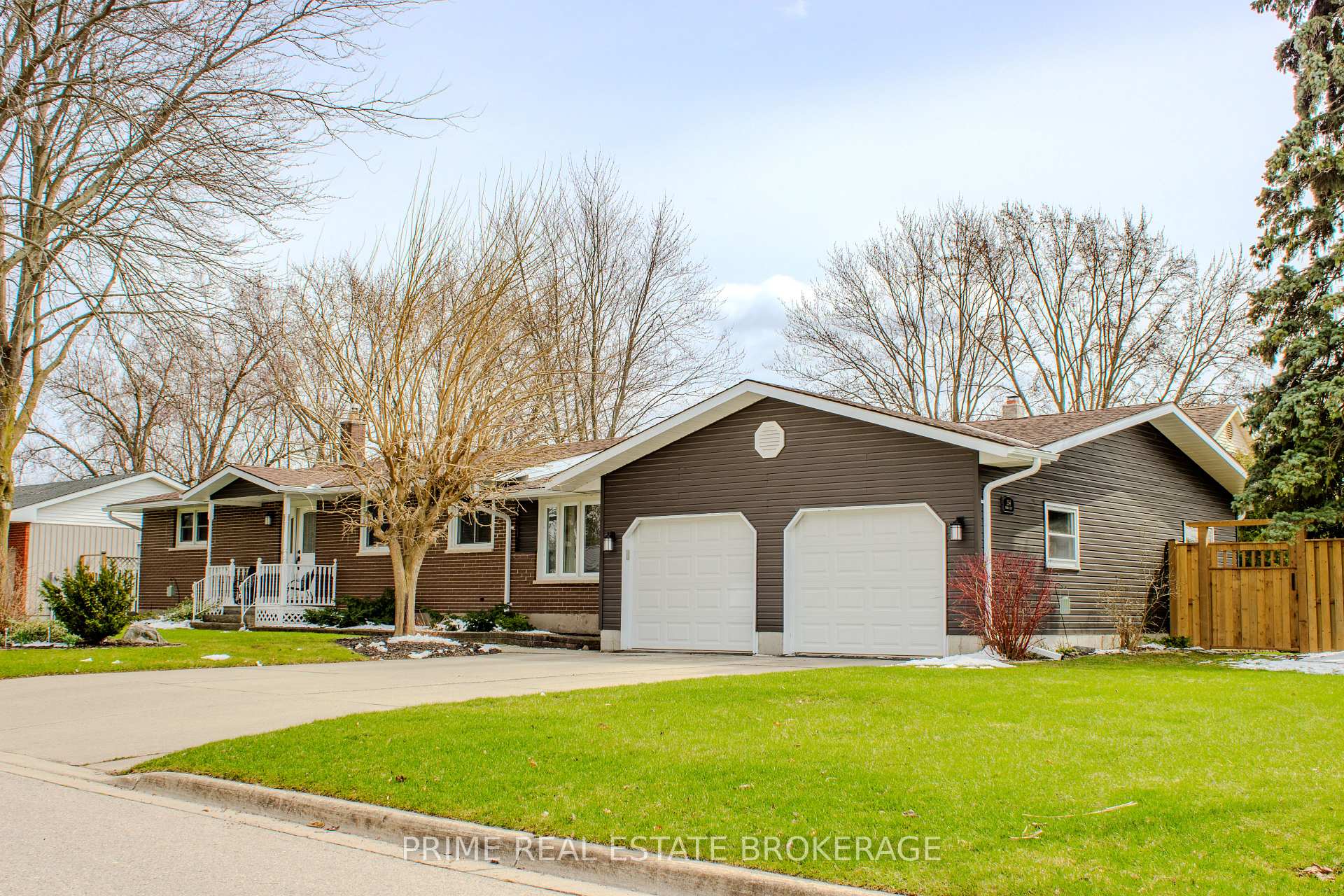 Photo 3 of 254 Pryde Boulevard, South Huron, Exeter — HOMEH