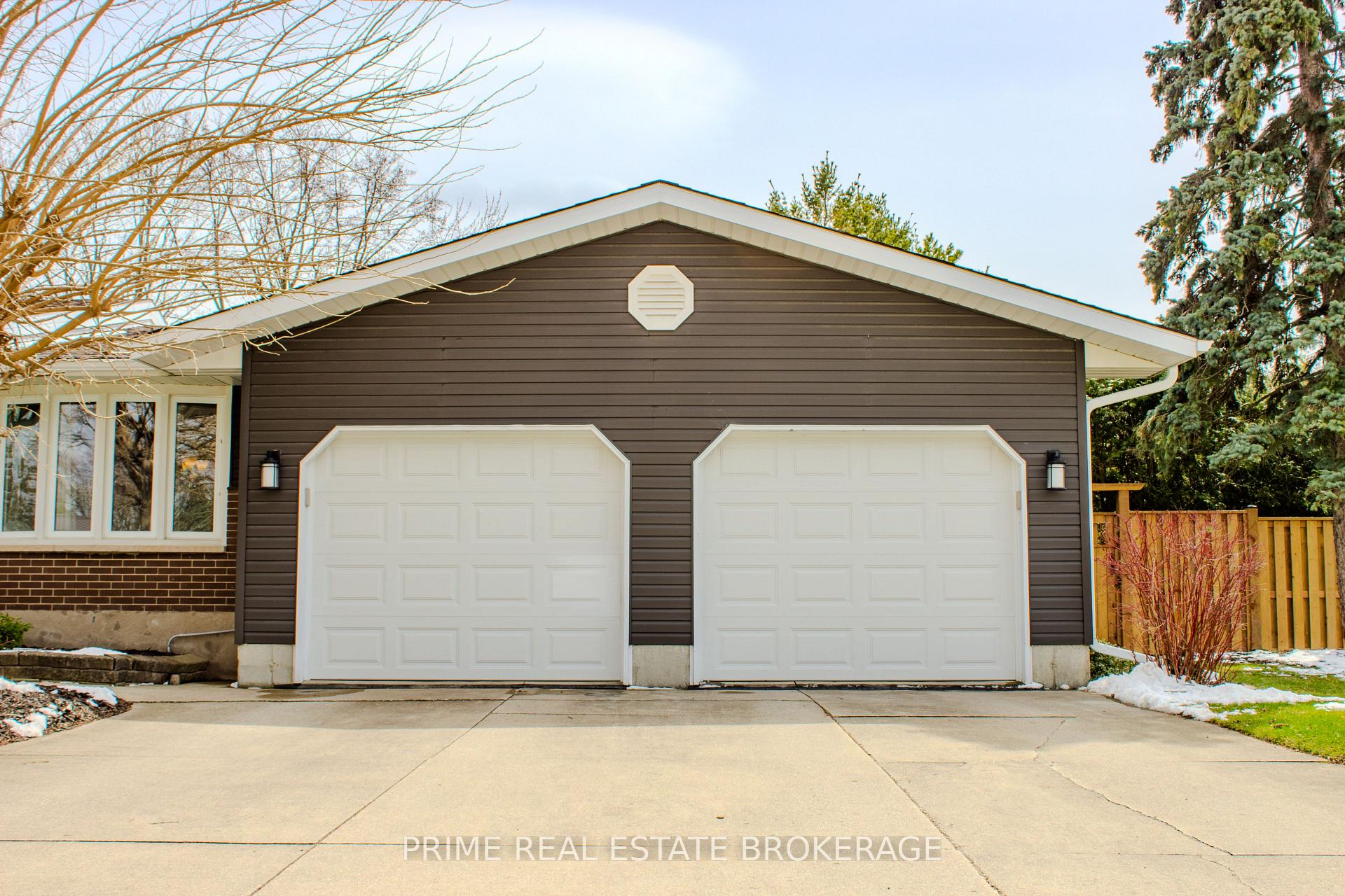 Photo 4 of 254 Pryde Boulevard, South Huron, Exeter — HOMEH