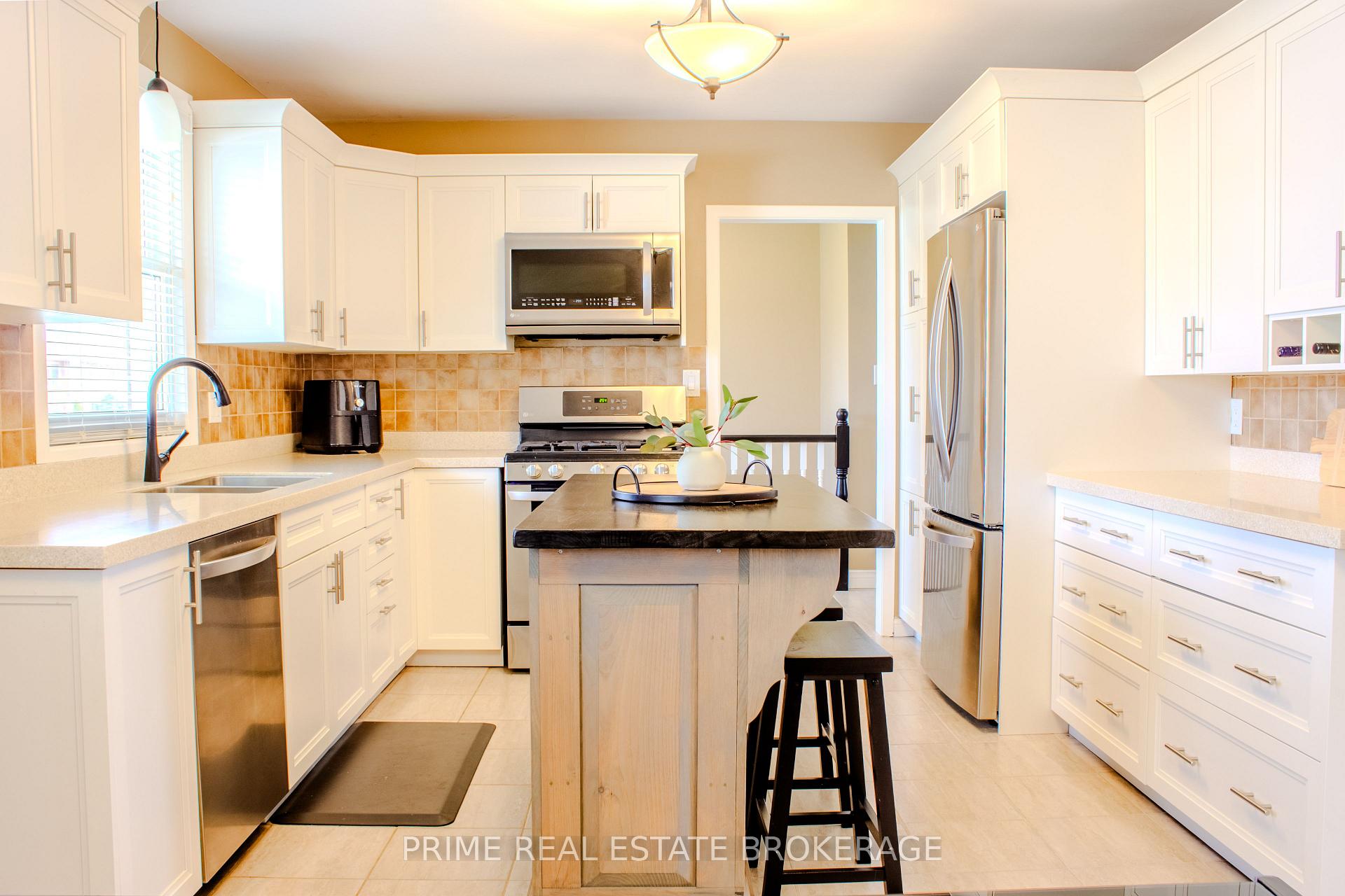 Photo 6 of 254 Pryde Boulevard, South Huron, Exeter — HOMEH