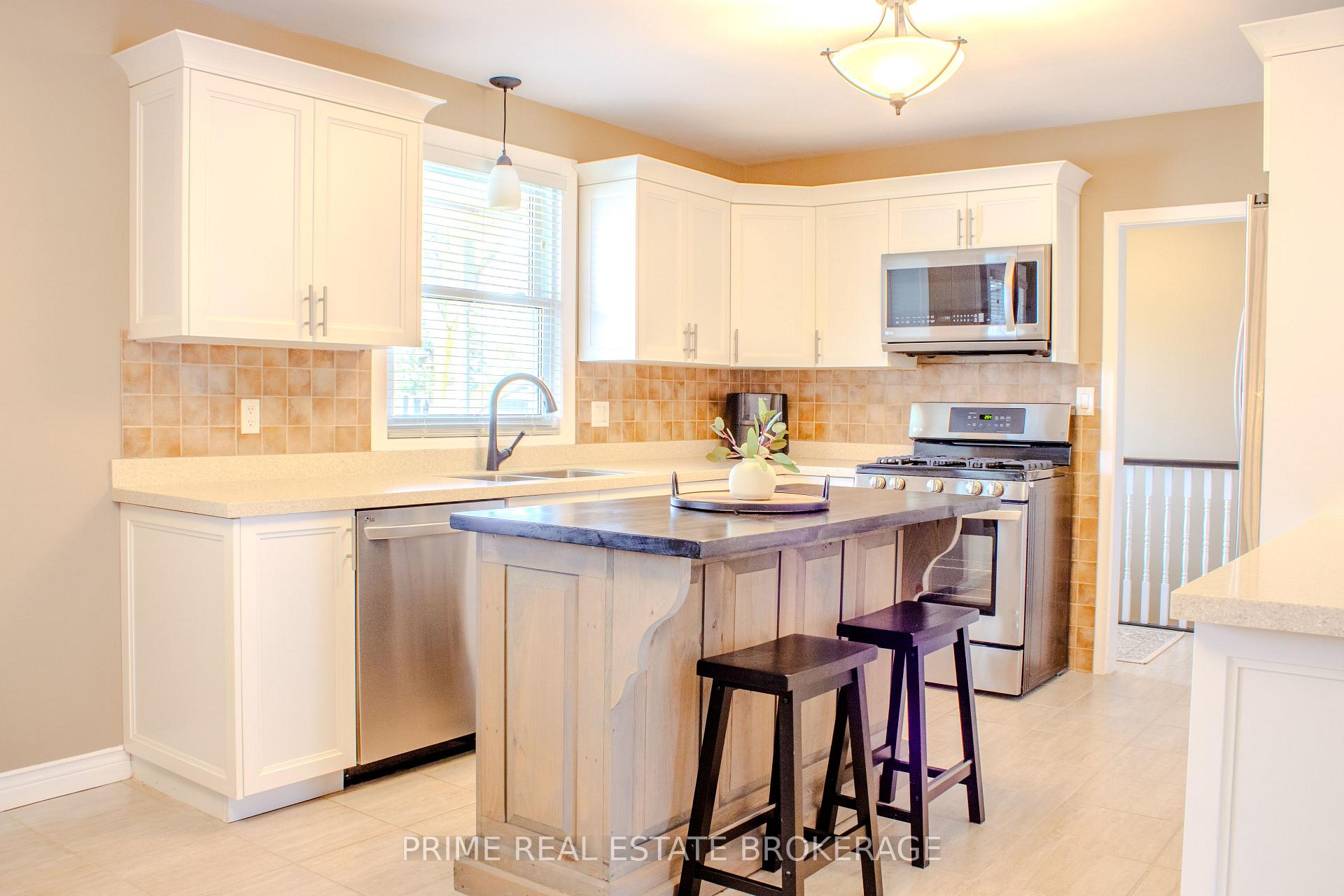 Photo 7 of 254 Pryde Boulevard, South Huron, Exeter — HOMEH