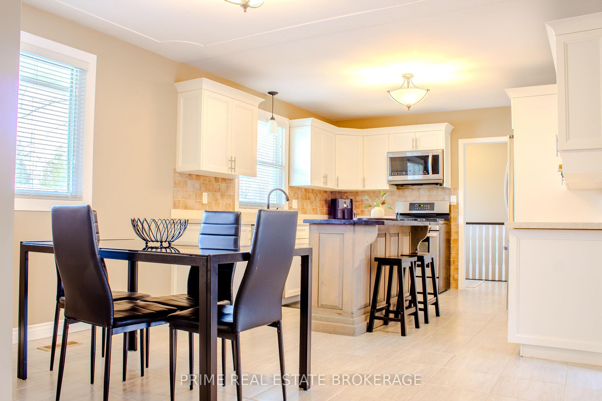 Photo 8 of 254 Pryde Boulevard, South Huron, Exeter — HOMEH