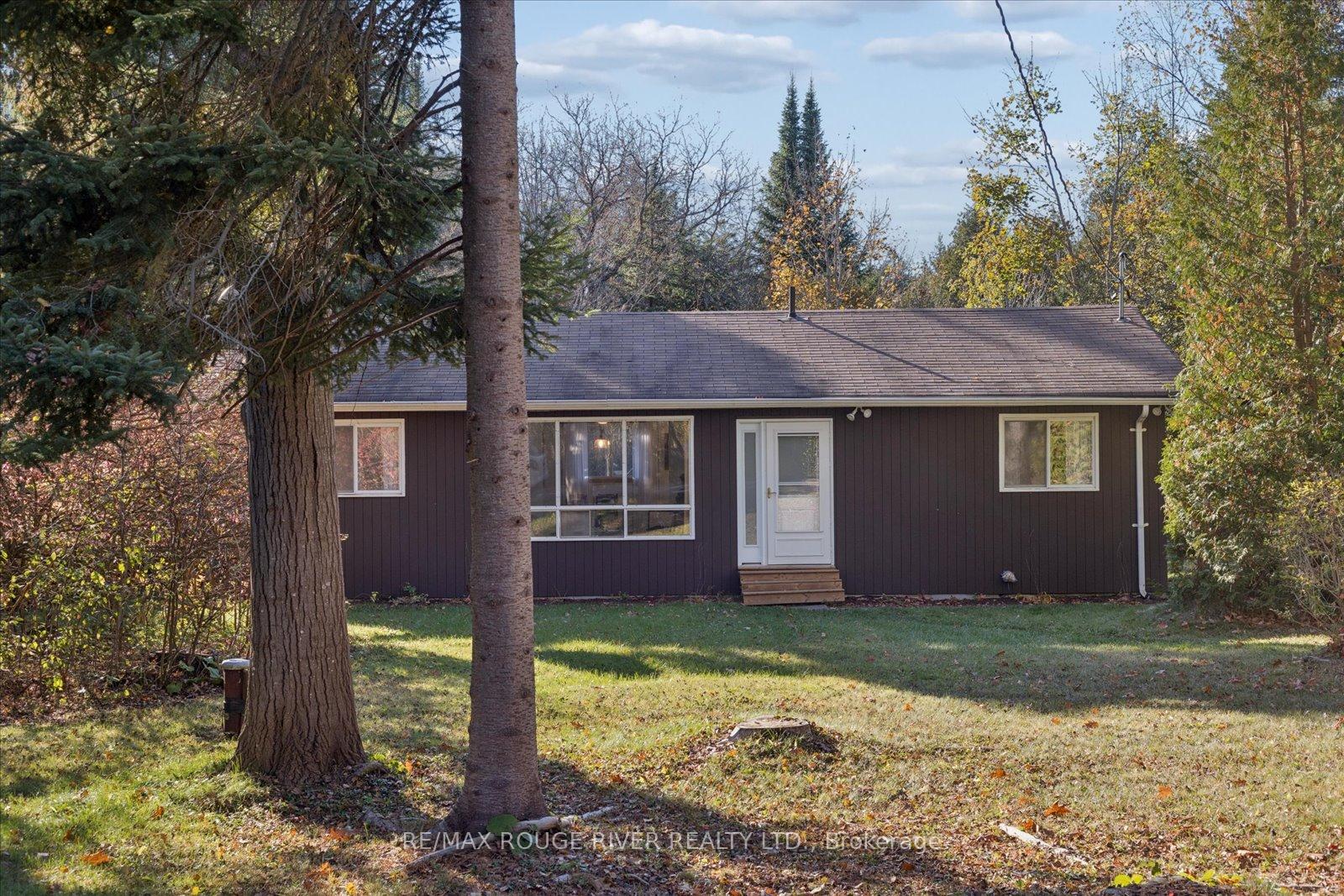 Photo 5 of 16 Blumenweg Crescent, Scugog, Blackstock — HOMEH