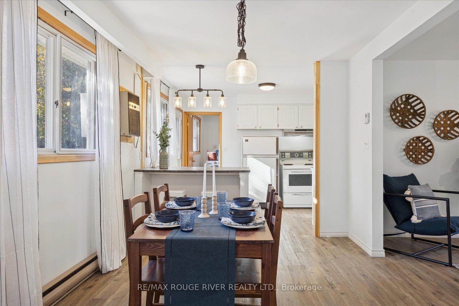 Photo 13 of 16 Blumenweg Crescent, Scugog, Blackstock — HOMEH