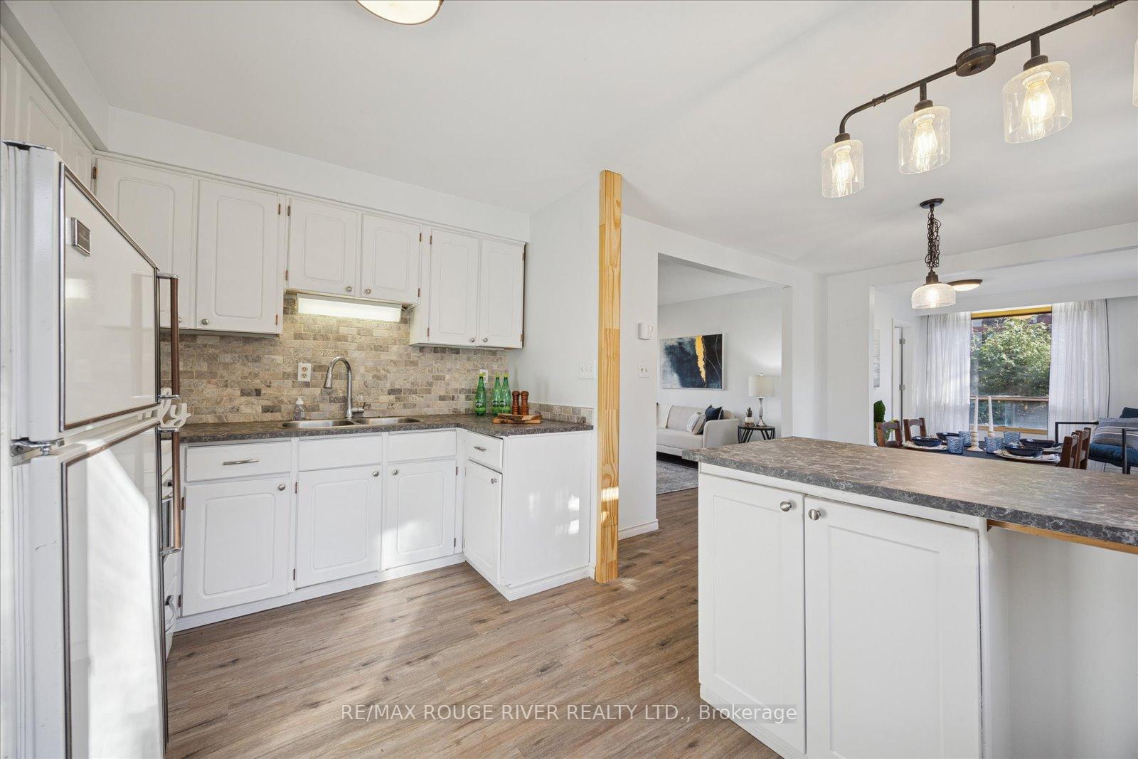 Photo 14 of 16 Blumenweg Crescent, Scugog, Blackstock — HOMEH