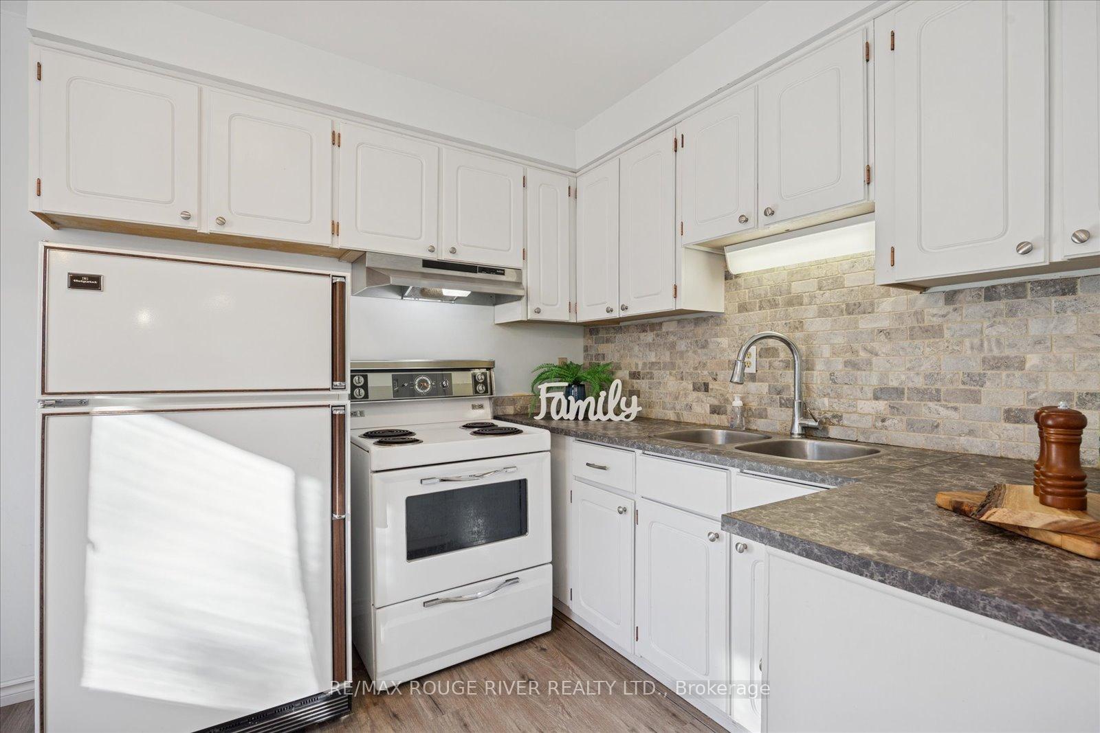 Photo 16 of 16 Blumenweg Crescent, Scugog, Blackstock — HOMEH