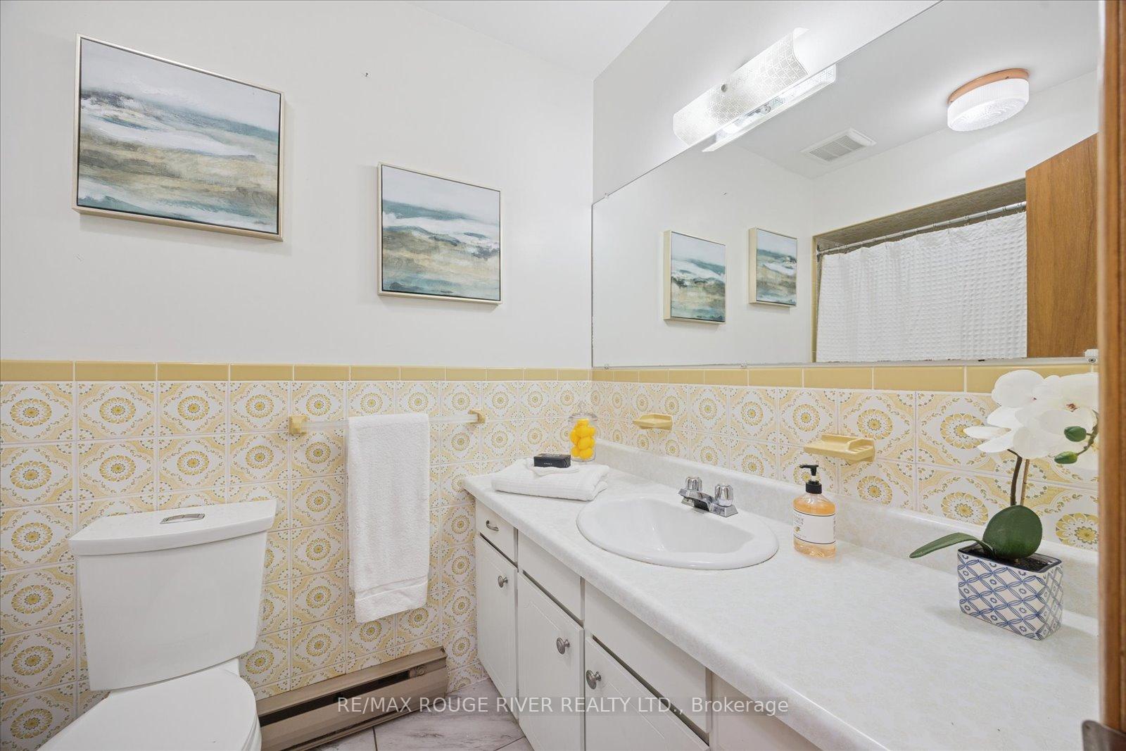 Photo 24 of 16 Blumenweg Crescent, Scugog, Blackstock — HOMEH