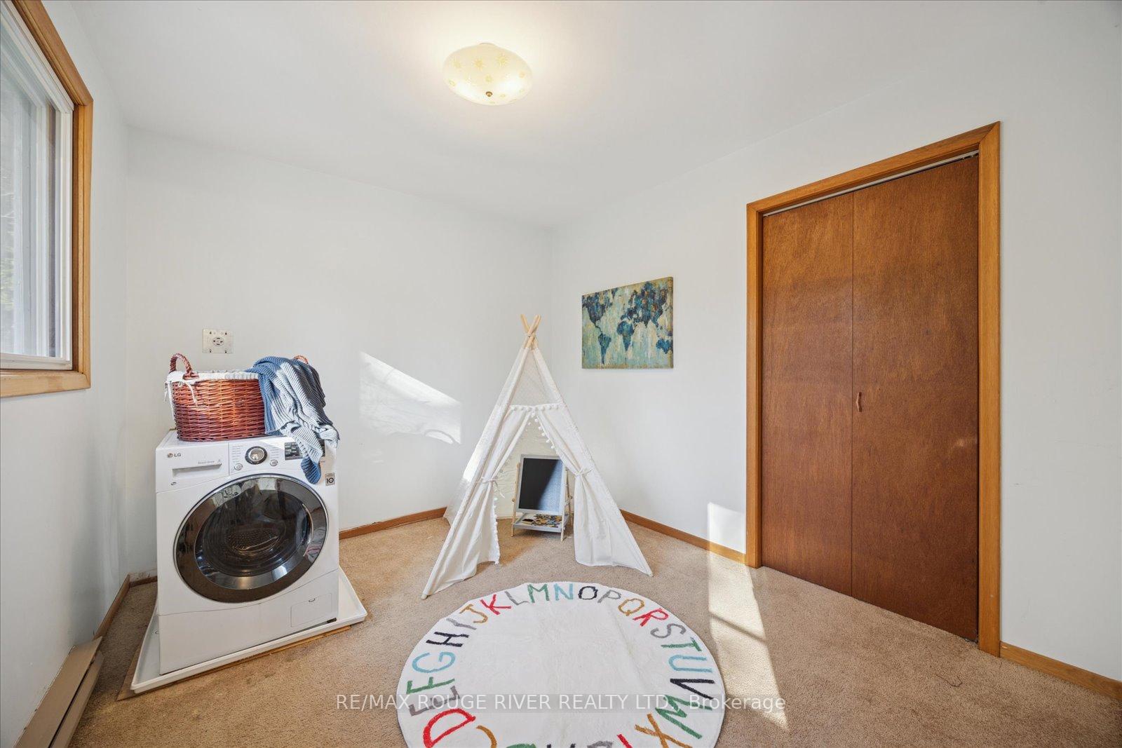 Photo 27 of 16 Blumenweg Crescent, Scugog, Blackstock — HOMEH
