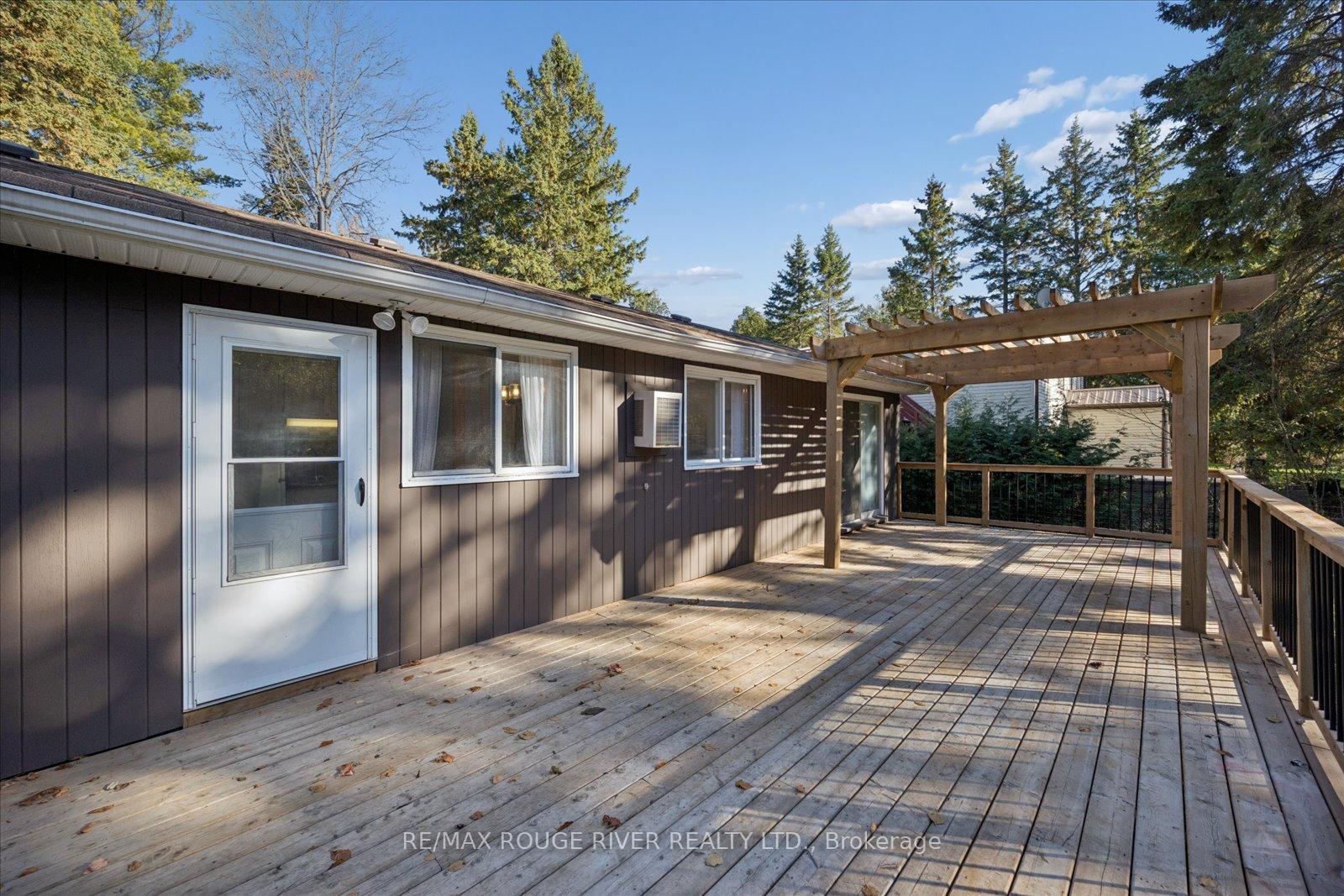 Photo 29 of 16 Blumenweg Crescent, Scugog, Blackstock — HOMEH