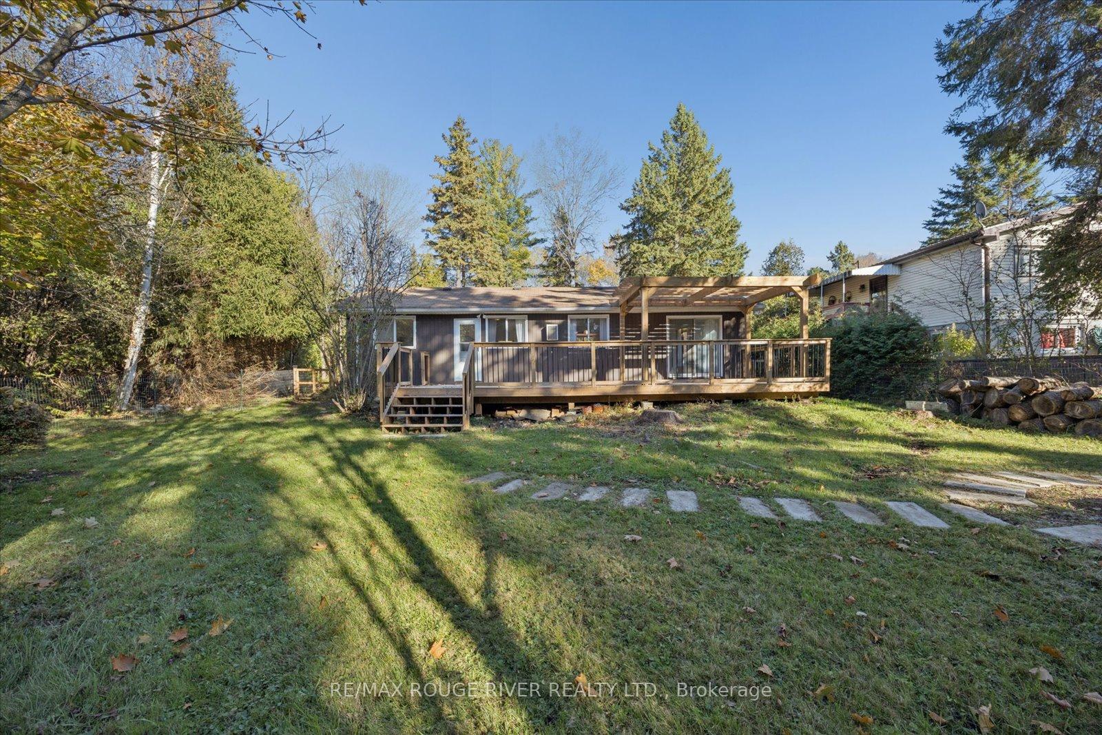 Photo 35 of 16 Blumenweg Crescent, Scugog, Blackstock — HOMEH