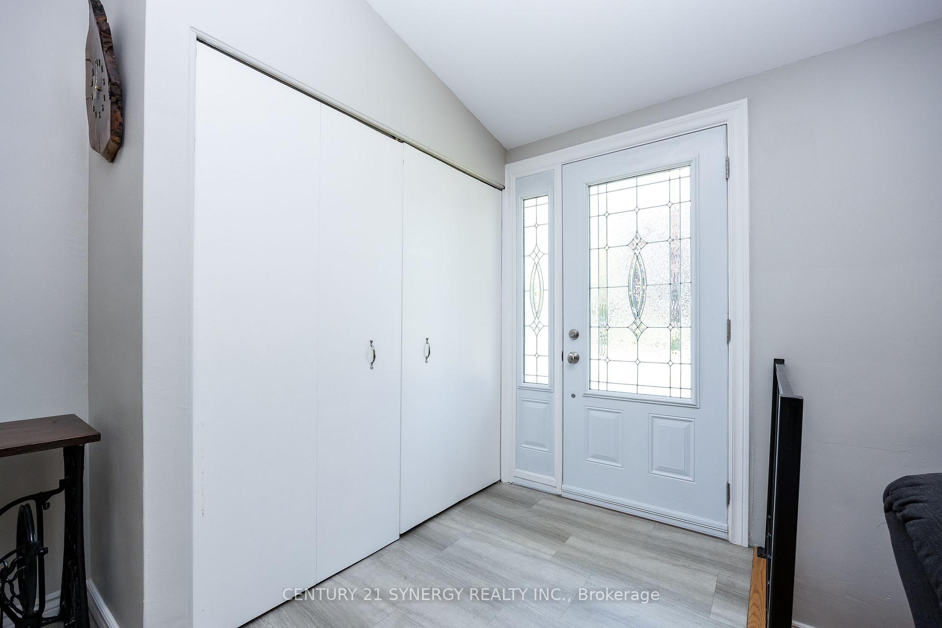 Photo 4 of 233 Allan Street, Smiths Falls — HOMEH
