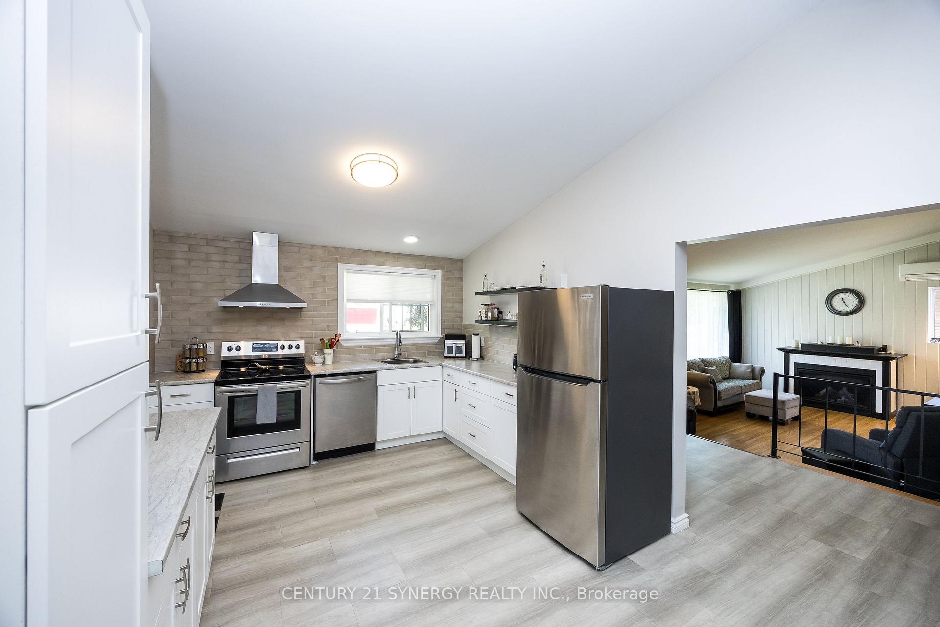 Photo 8 of 233 Allan Street, Smiths Falls — HOMEH