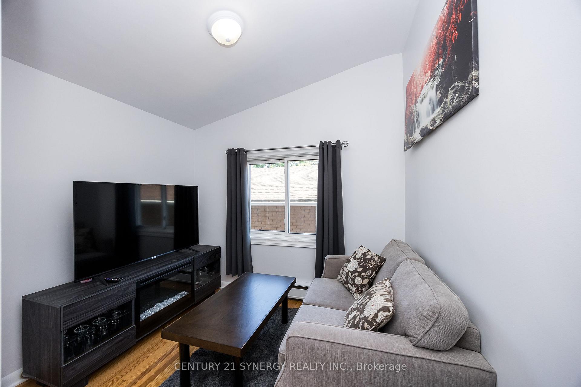 Photo 14 of 233 Allan Street, Smiths Falls — HOMEH
