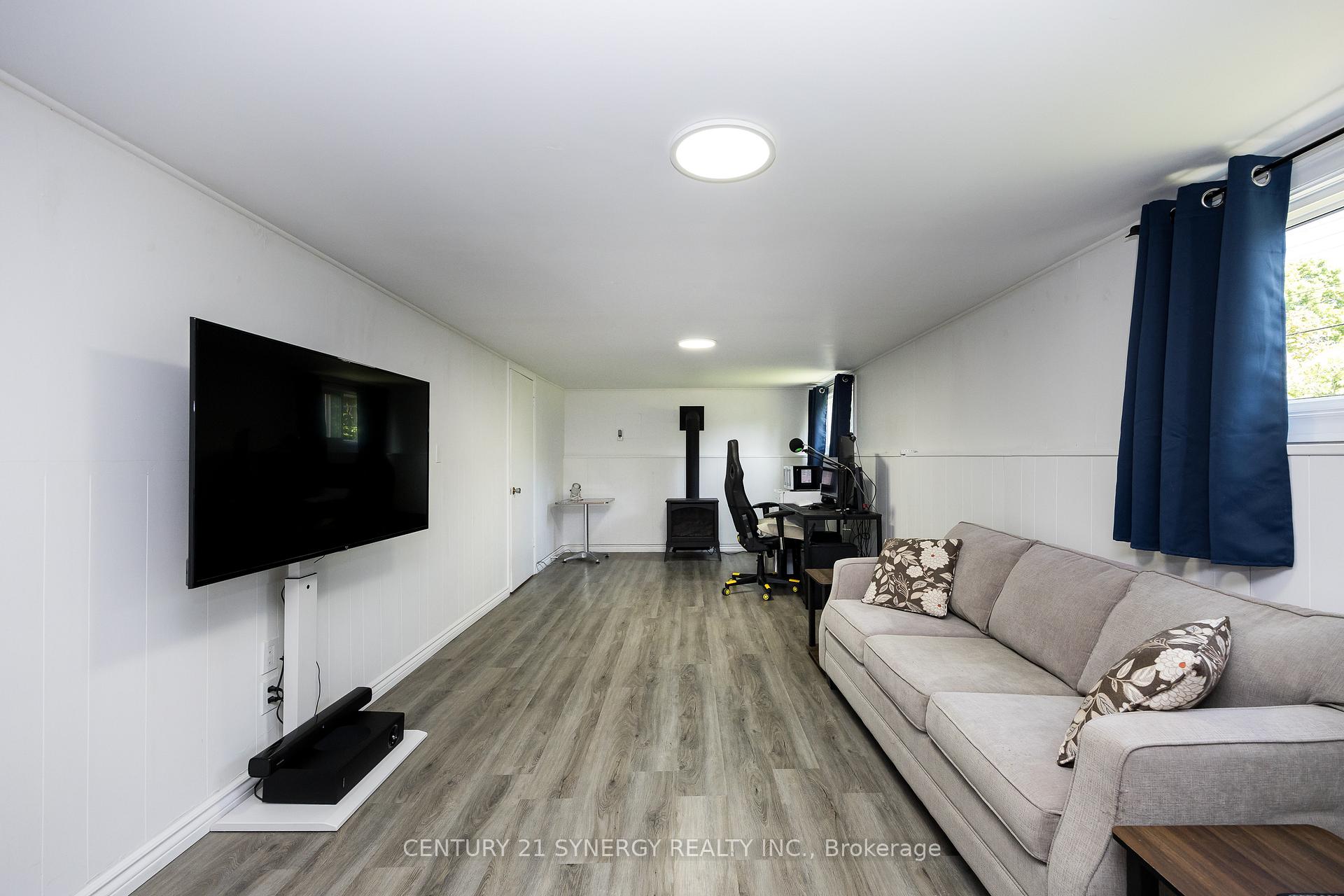 Photo 15 of 233 Allan Street, Smiths Falls — HOMEH