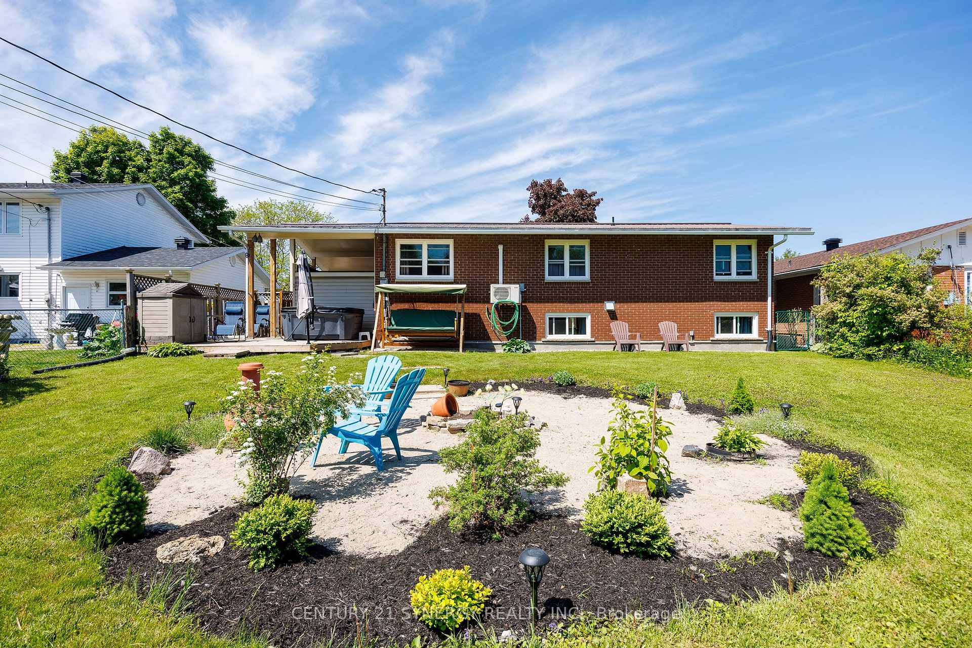 Photo 21 of 233 Allan Street, Smiths Falls — HOMEH
