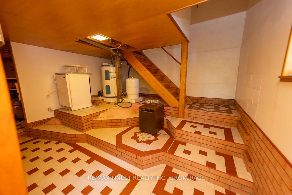 Photo 19 of Unit E, 2305 Opinicon Road E, Rideau Lakes, Rideau Lakes (South Crosby) Twp — HOMEH