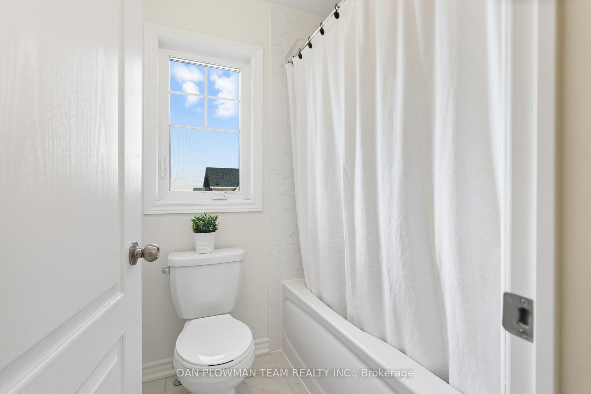 Photo 37 of 98 North Garden Boulevard, Scugog, Port Perry — HOMEH