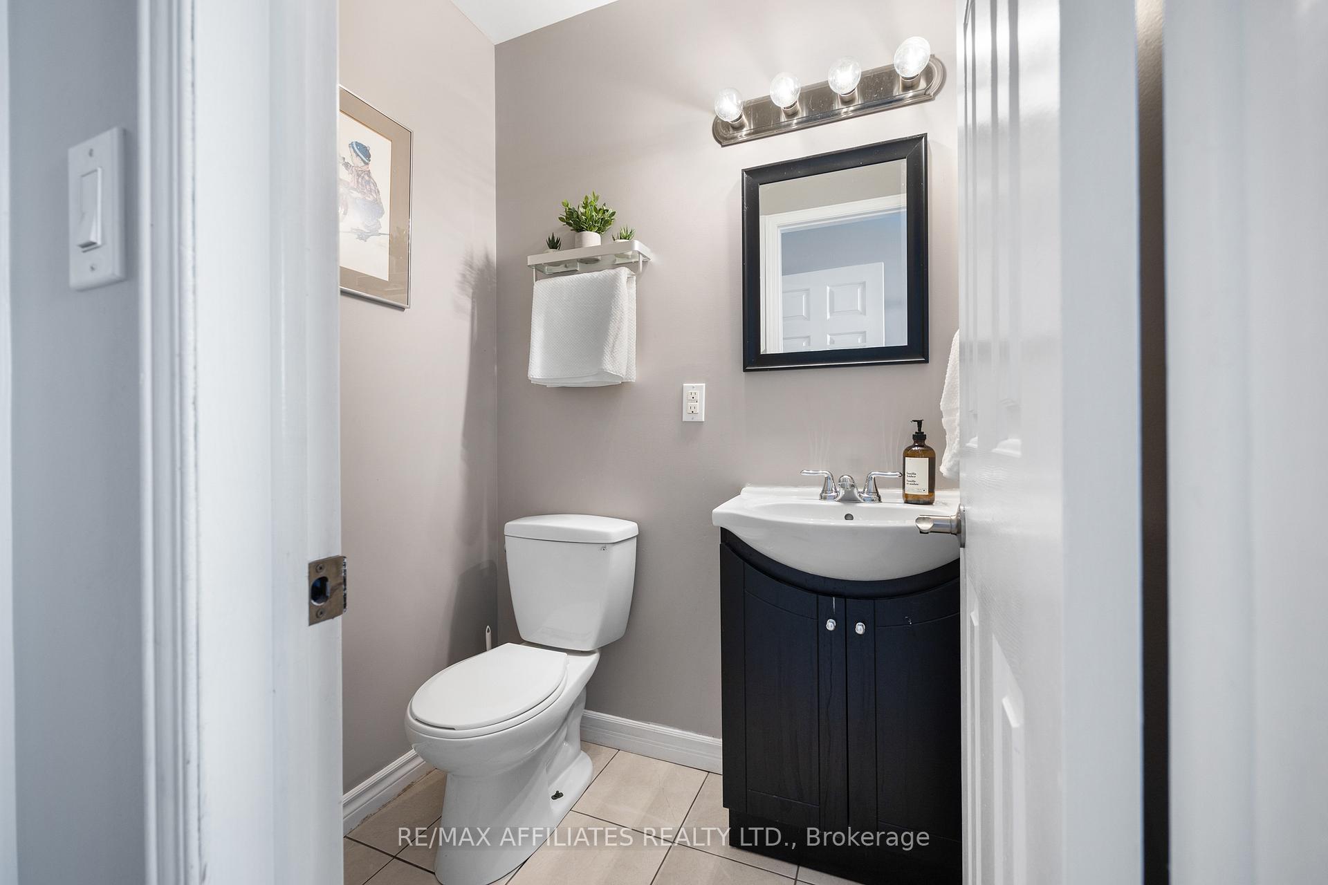 Photo 6 of 246 Allan Street, Smiths Falls — HOMEH