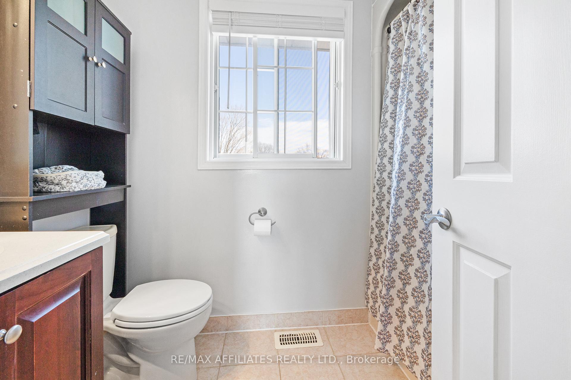 Photo 14 of 246 Allan Street, Smiths Falls — HOMEH
