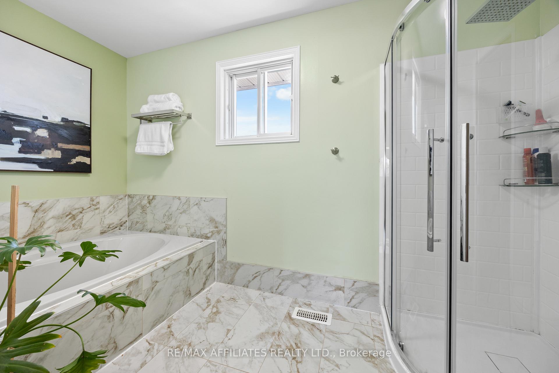 Photo 17 of 246 Allan Street, Smiths Falls — HOMEH