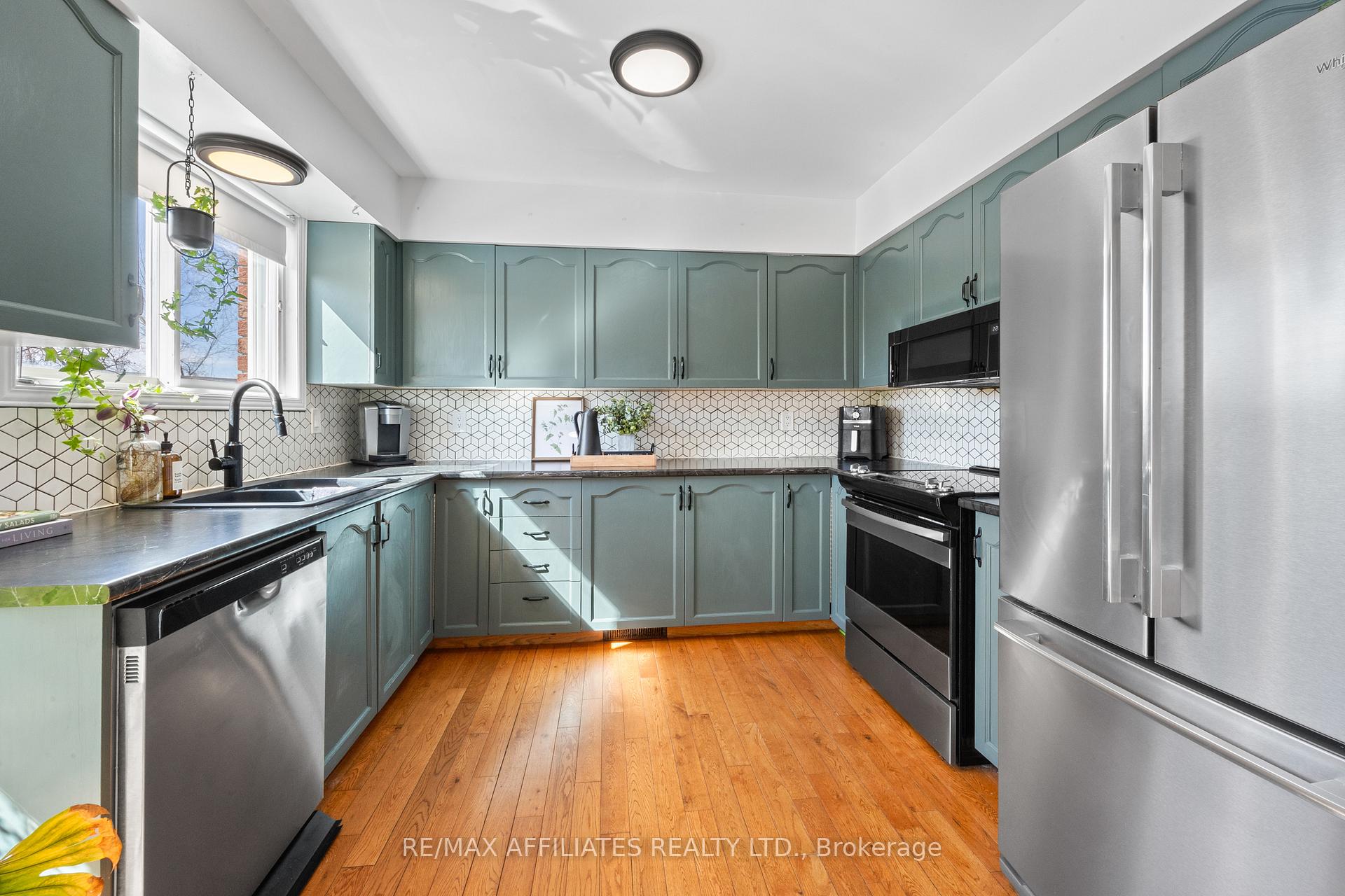 Photo 24 of 246 Allan Street, Smiths Falls — HOMEH