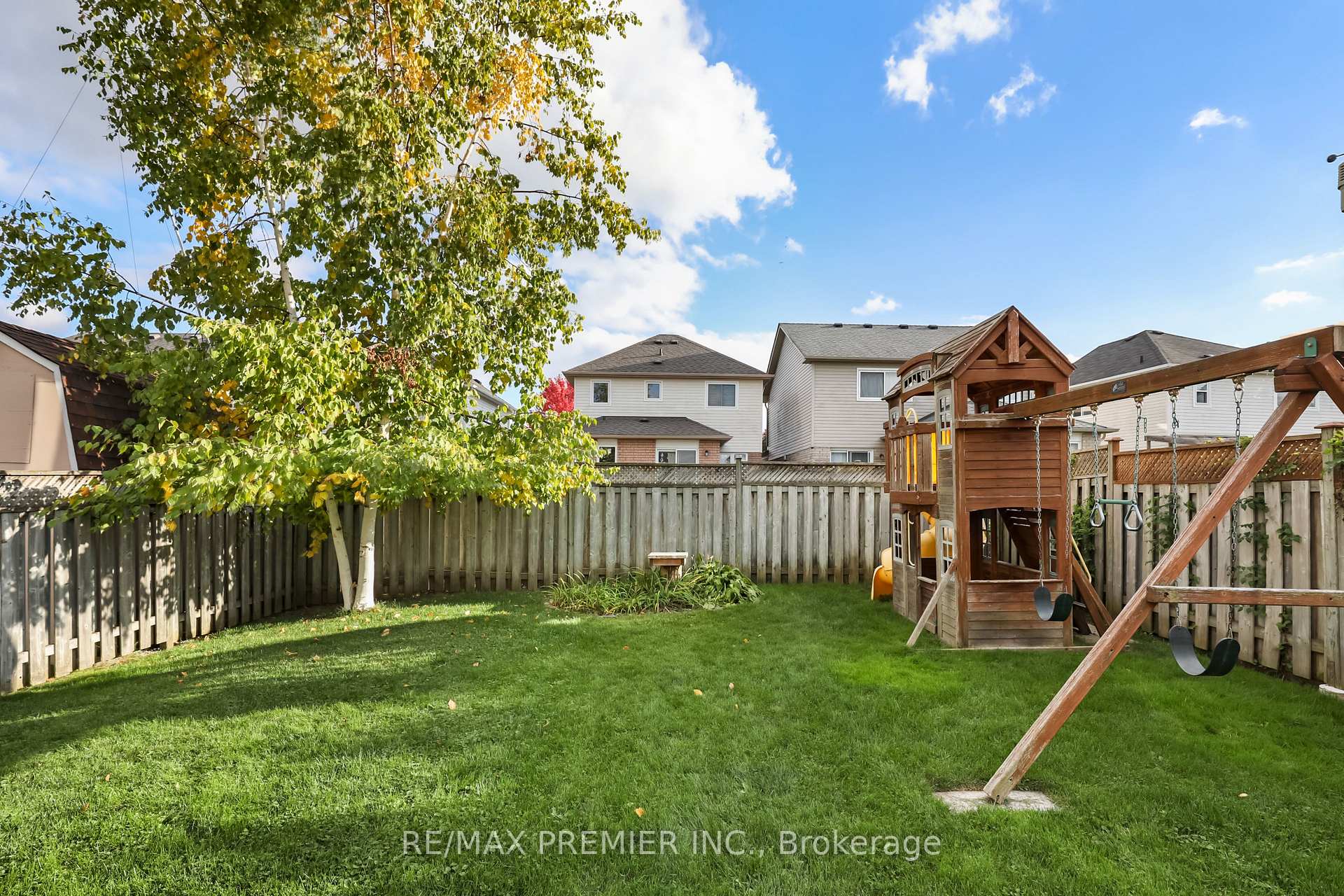 Photo 2 of 44 Brandon Road, Scugog, Port Perry — HOMEH