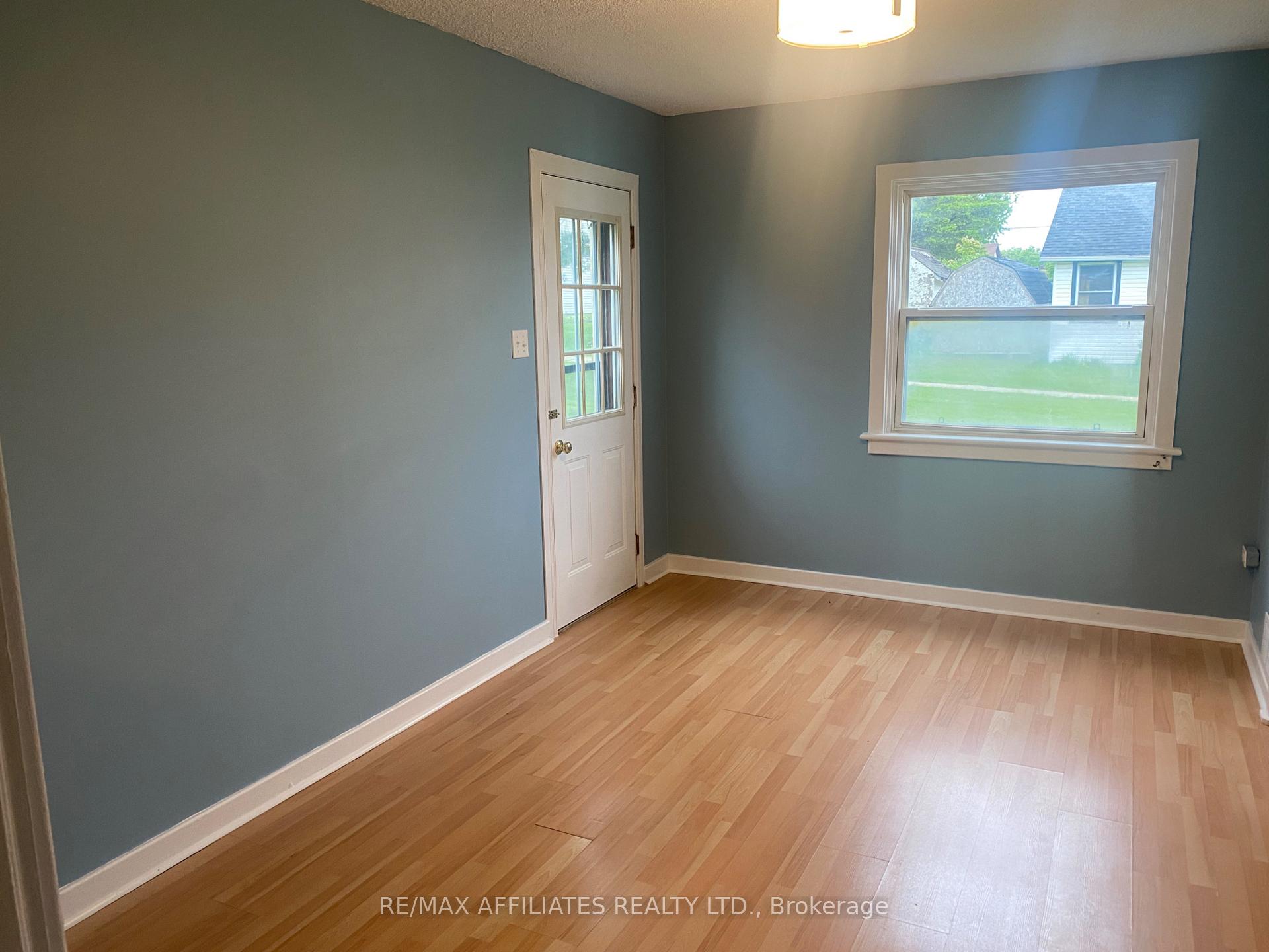 Photo 5 of 7 Mckenzie Avenue, Smiths Falls — HOMEH