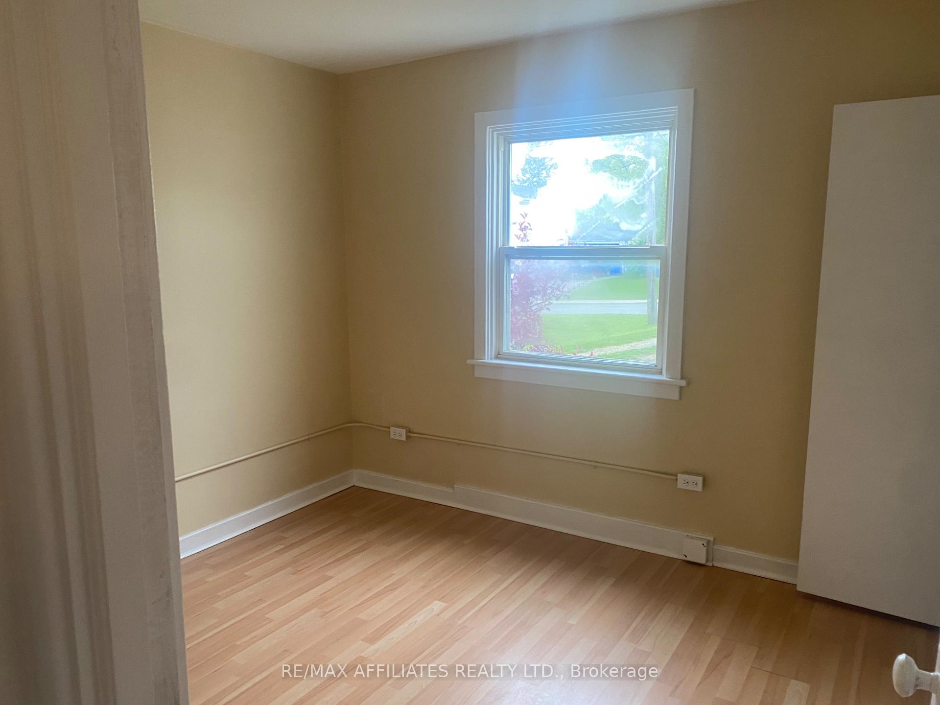 Photo 8 of 7 Mckenzie Avenue, Smiths Falls — HOMEH