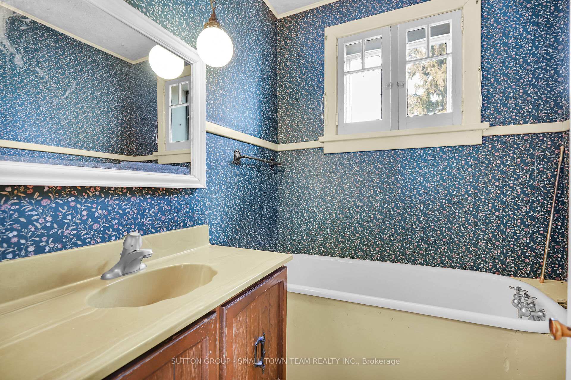Photo 28 of 40362 Thames Road, South Huron, Usborne — HOMEH