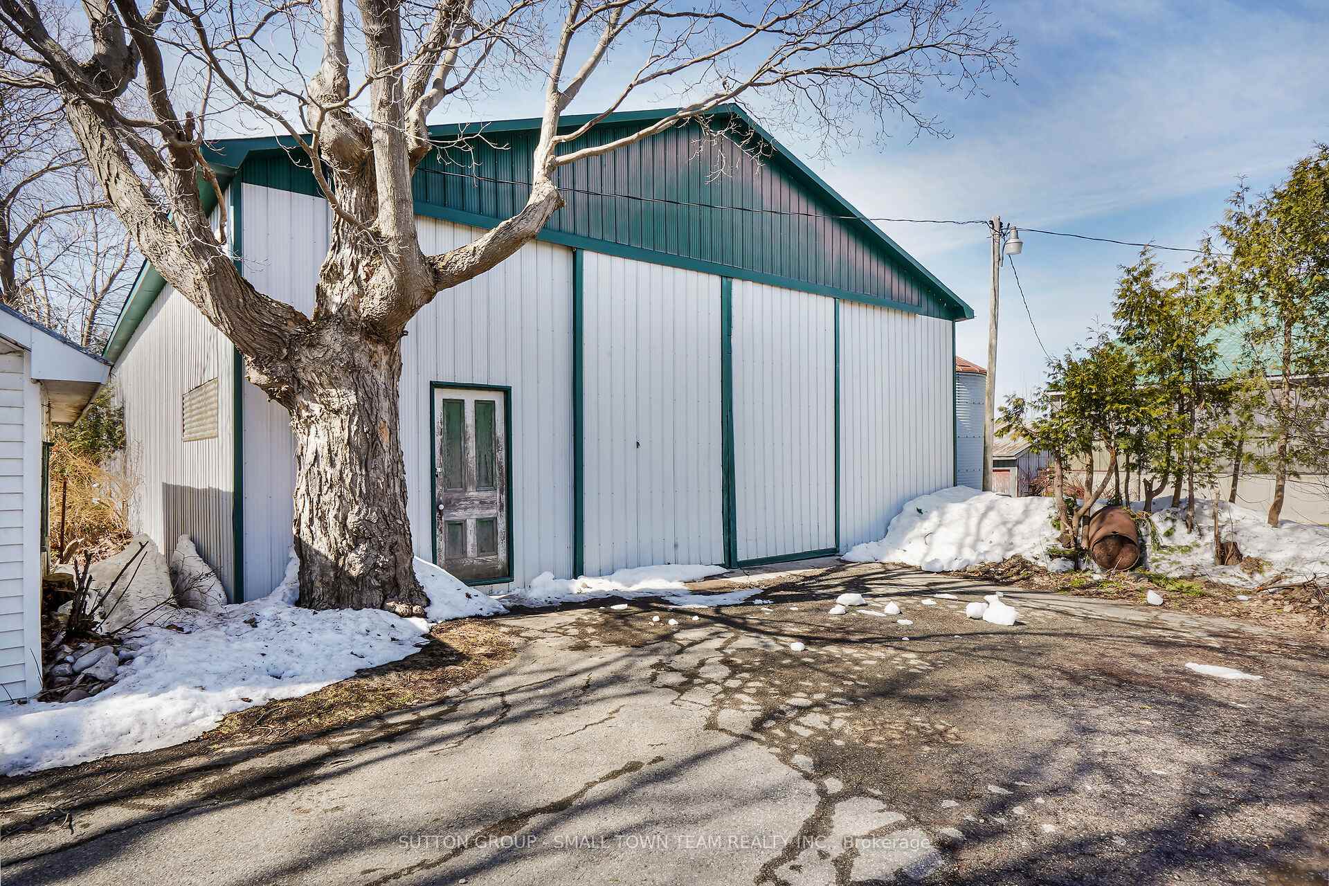 Photo 34 of 40362 Thames Road, South Huron, Usborne — HOMEH