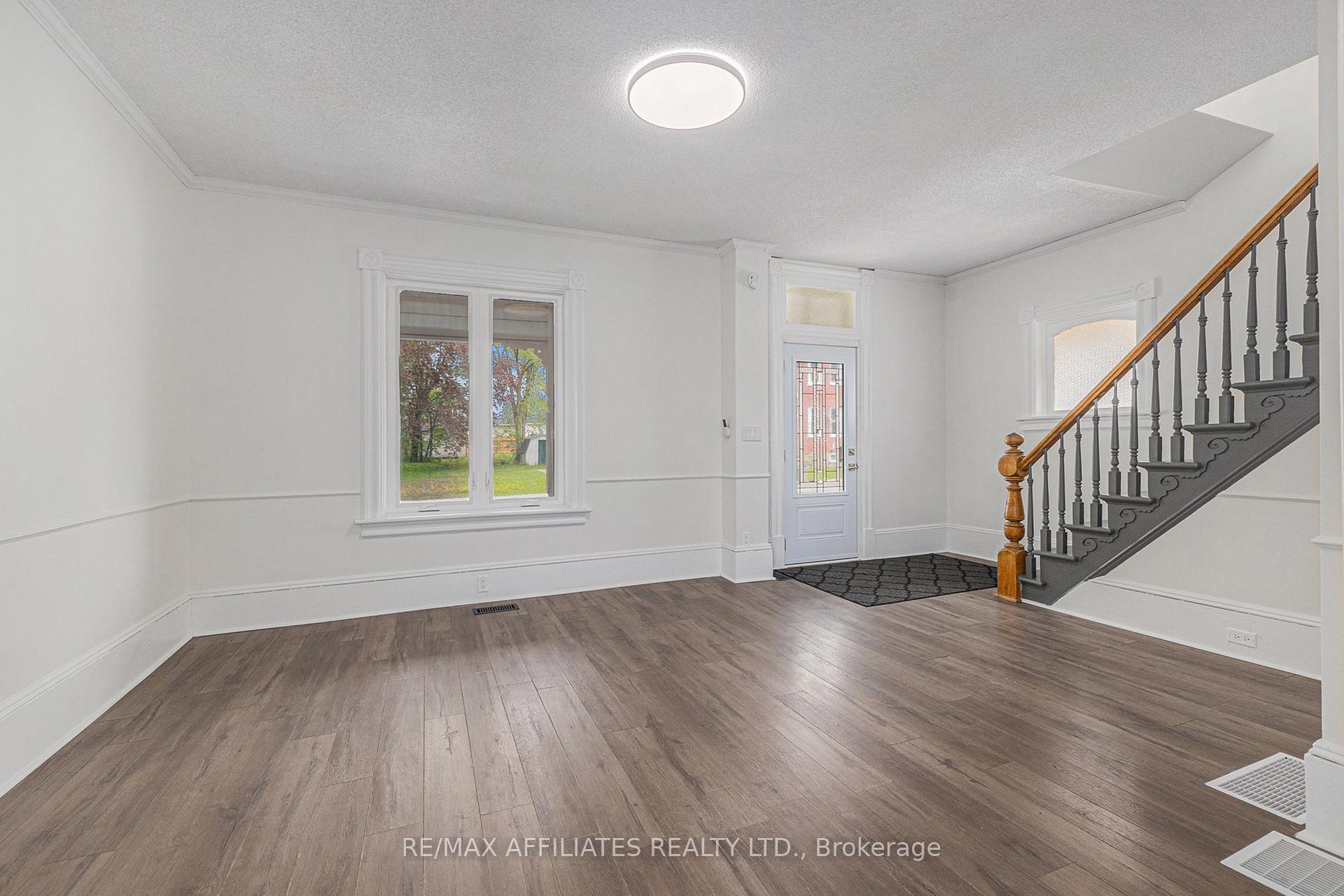 Photo 4 of 2 Maitland Street, Smiths Falls — HOMEH