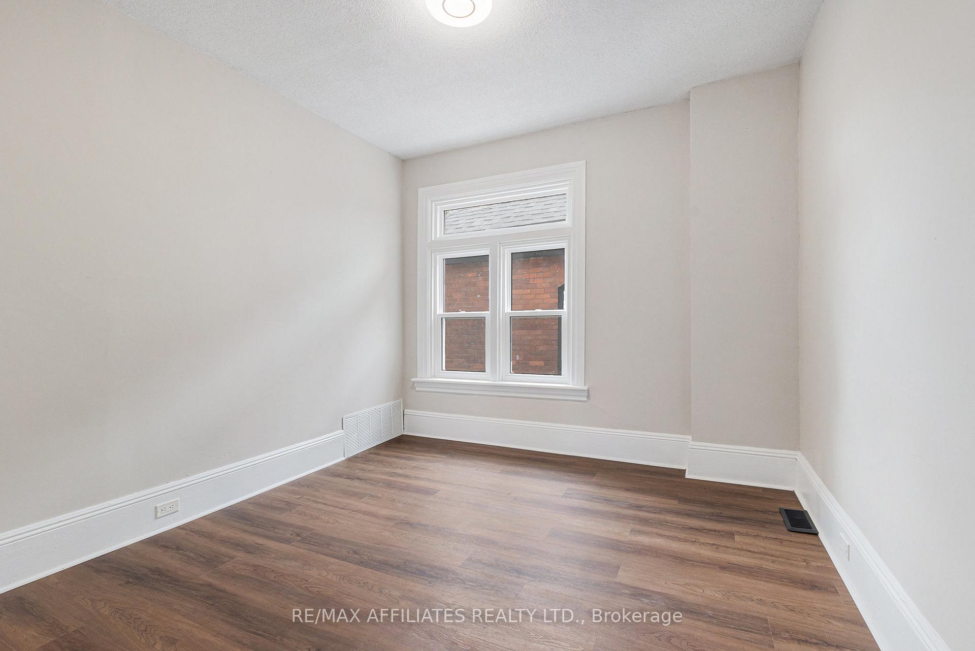 Photo 18 of 2 Maitland Street, Smiths Falls — HOMEH