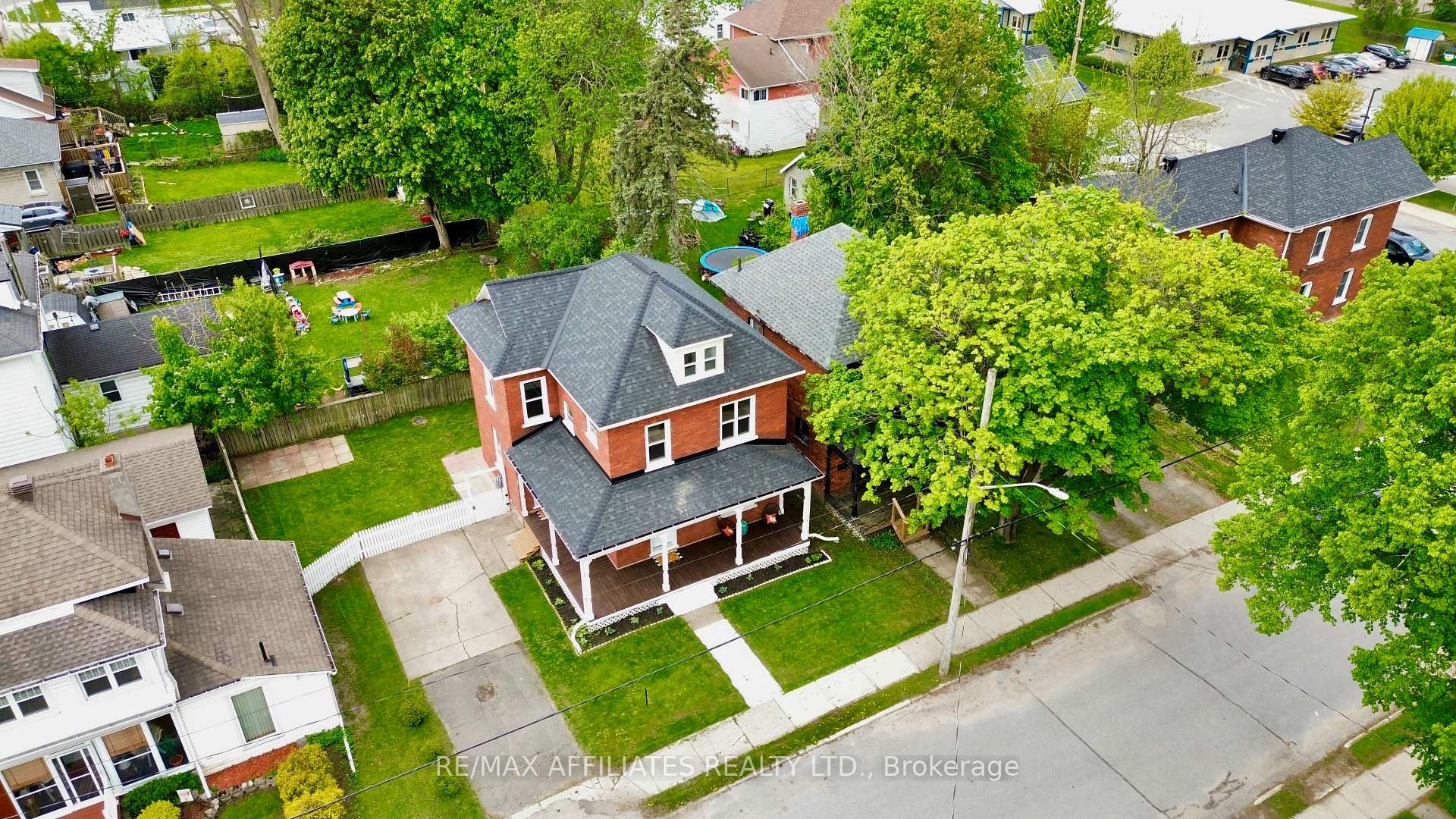 Photo 25 of 2 Maitland Street, Smiths Falls — HOMEH