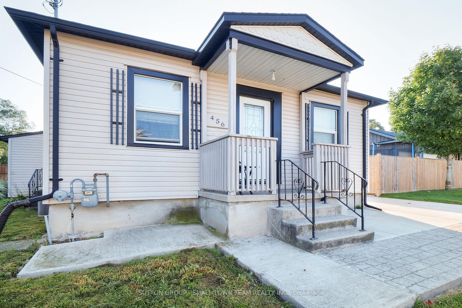 Photo 3 of 456 Andrew Street, South Huron, Exeter — HOMEH